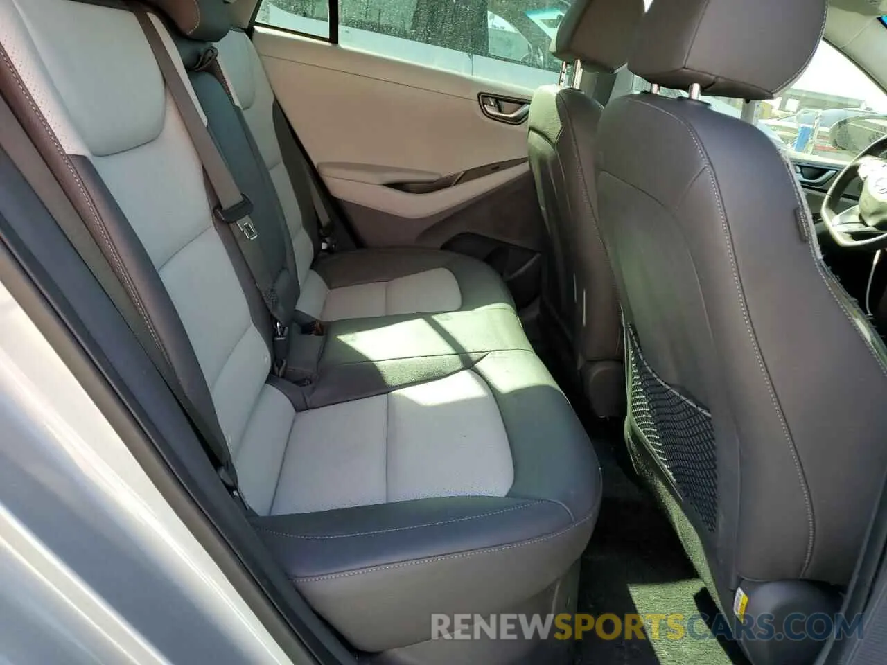 10 fotografías del automóvil dañado KMHC05LC4LU201232 HYUNDAI IONIQ 2020