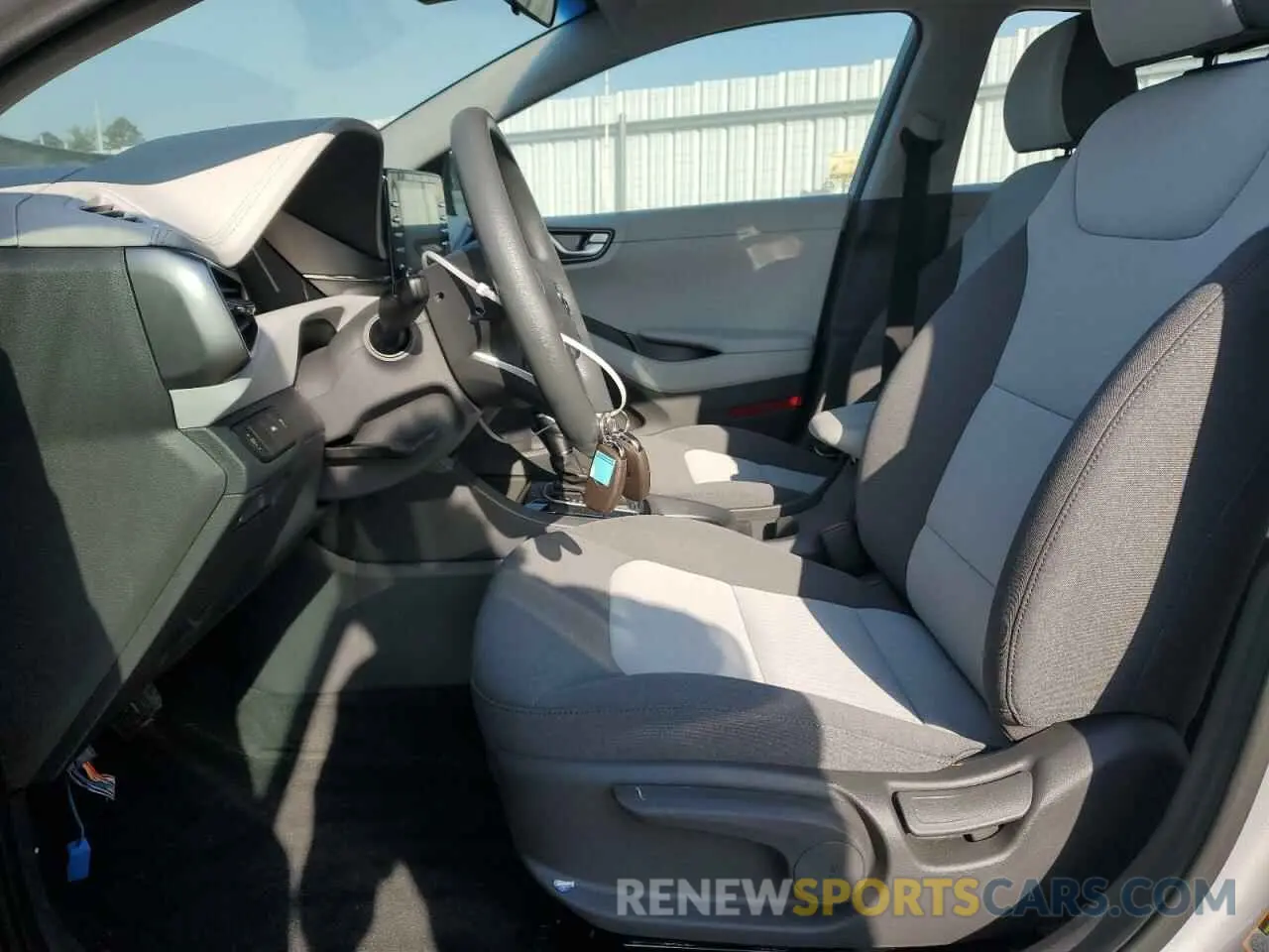 7 fotografías del automóvil dañado KMHC65LC0LU219743 HYUNDAI IONIQ 2020