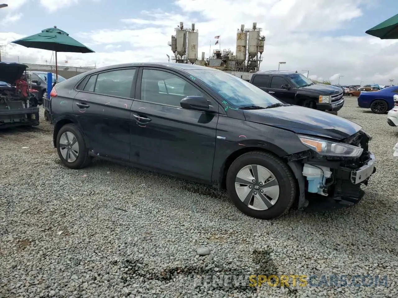 4 fotografías del automóvil dañado KMHC65LC0LU241340 HYUNDAI IONIQ 2020