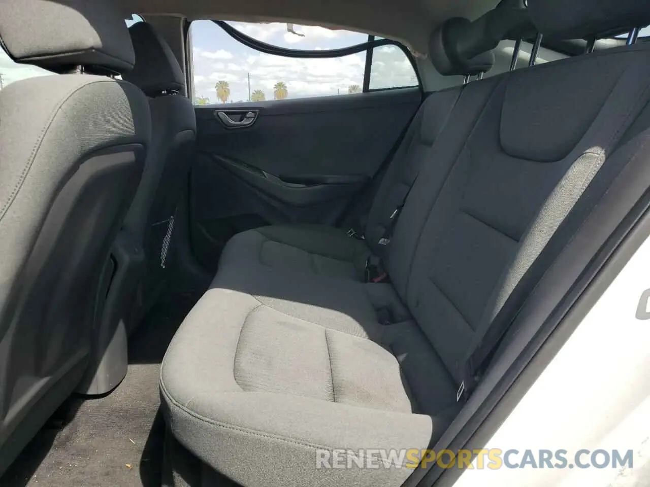 10 fotografías del automóvil dañado KMHC65LC1LU234347 HYUNDAI IONIQ 2020