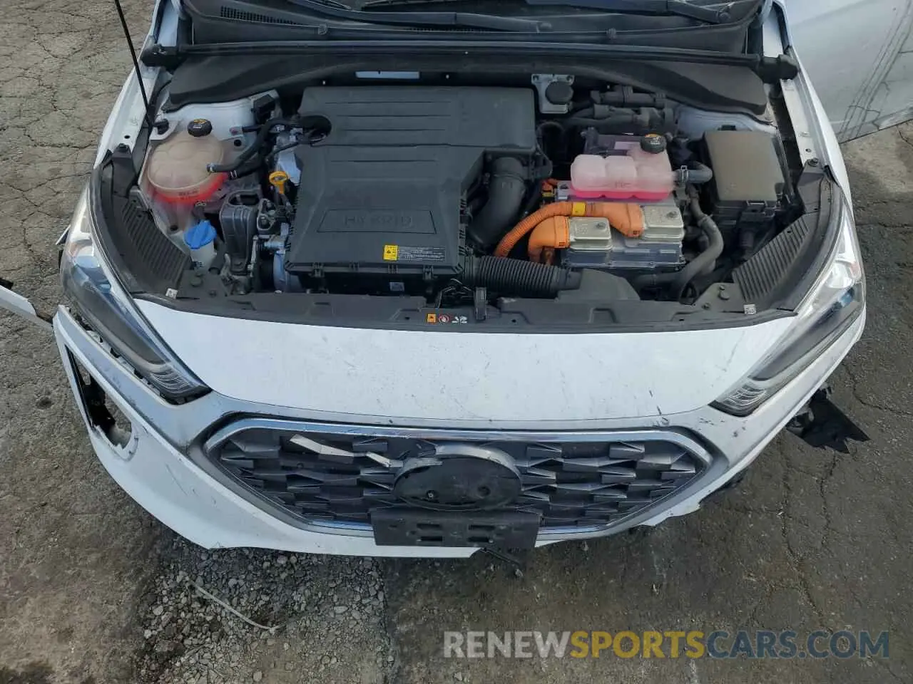 12 fotografías del automóvil dañado KMHC65LC1LU234347 HYUNDAI IONIQ 2020