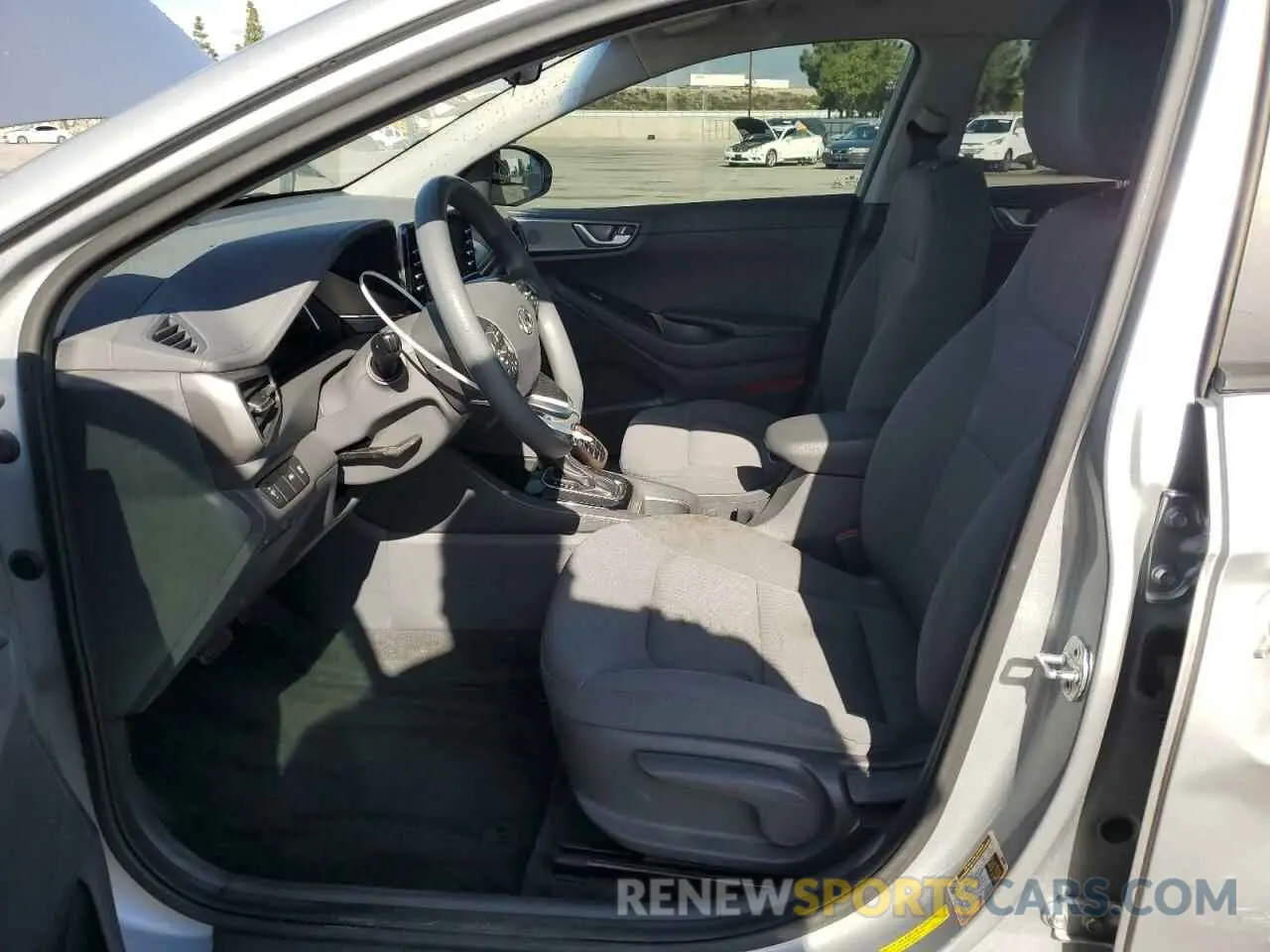 7 fotografías del automóvil dañado KMHC65LC3LU200846 HYUNDAI IONIQ 2020