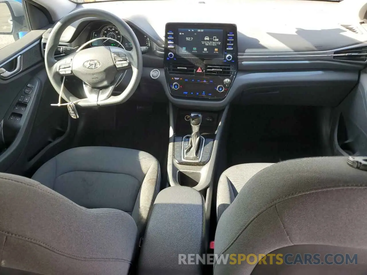 8 fotografías del automóvil dañado KMHC65LC3LU200846 HYUNDAI IONIQ 2020