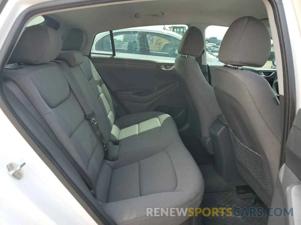 10 fotografías del automóvil dañado KMHC65LCXLU186394 HYUNDAI IONIQ 2020