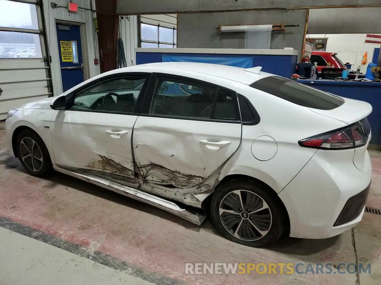 2 fotografías del automóvil dañado KMHC65LD0LU237765 HYUNDAI IONIQ 2020