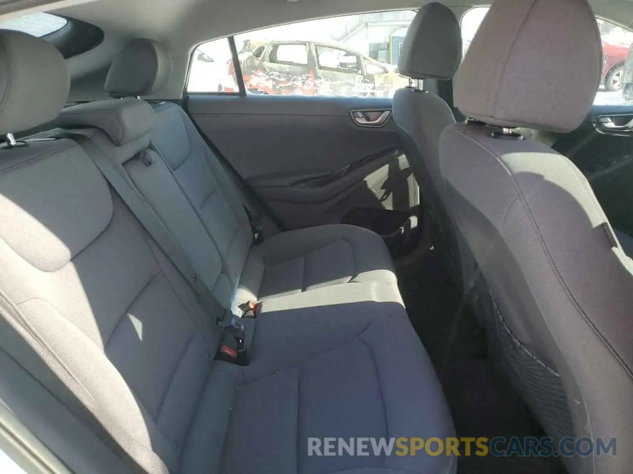 10 fotografías del automóvil dañado KMHC65LD1LU234437 HYUNDAI IONIQ 2020
