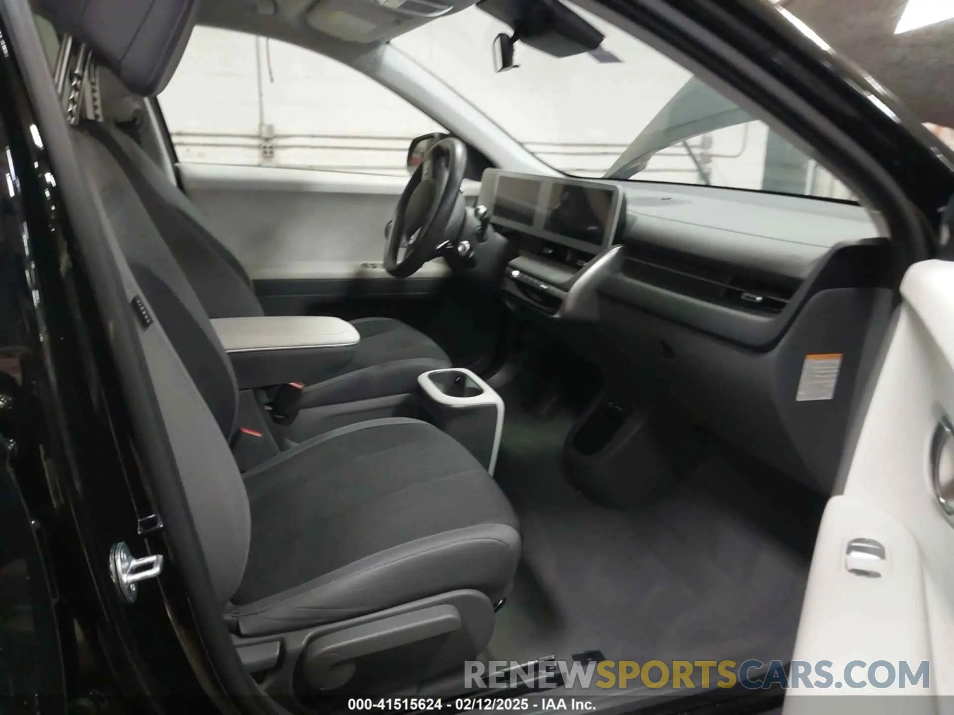 5 fotografías del automóvil dañado KM8KMDAF2PU228135 HYUNDAI IONIQ 5 2023