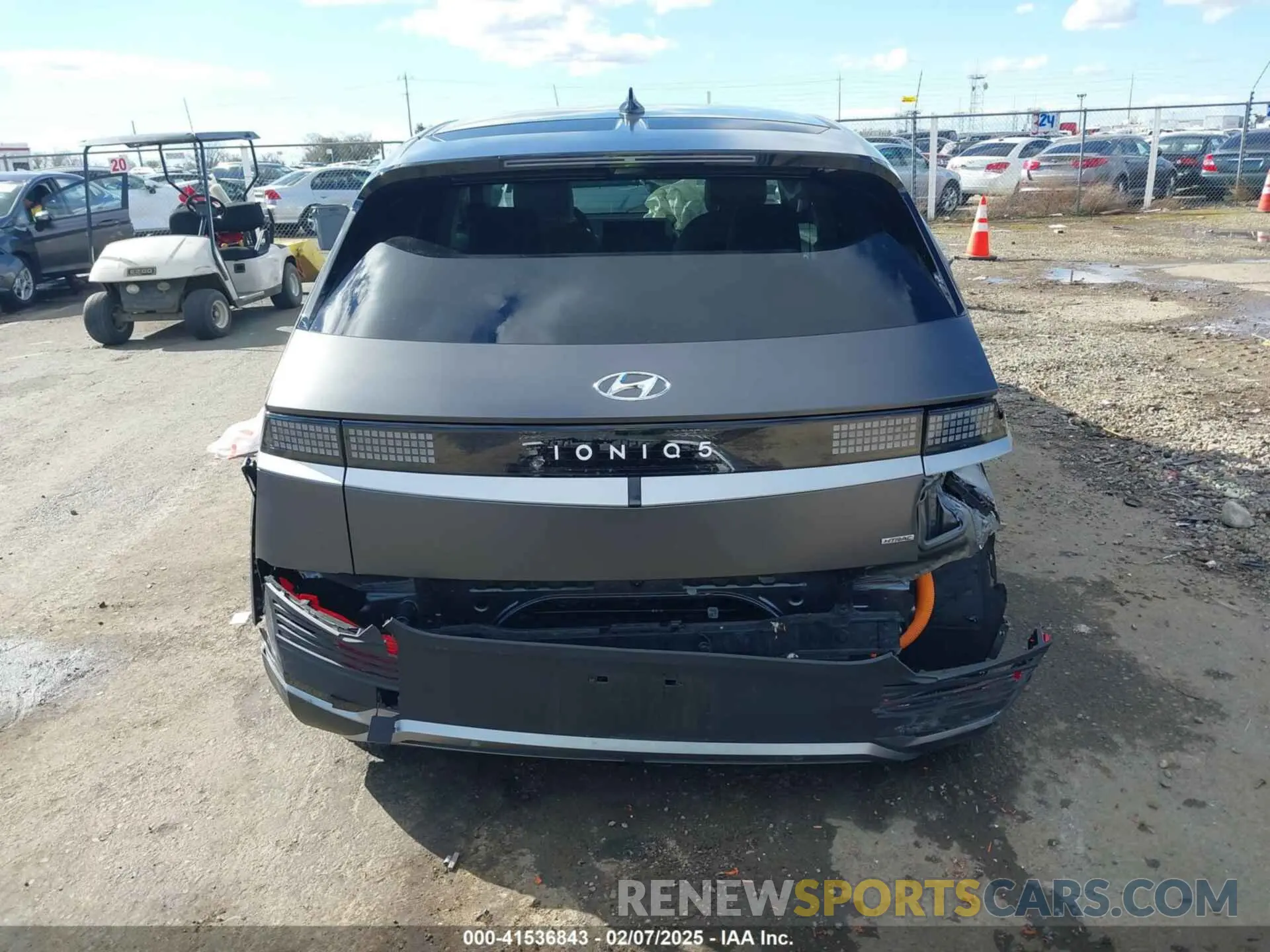 17 fotografías del automóvil dañado KM8KNDAF2PU201661 HYUNDAI IONIQ 5 2023