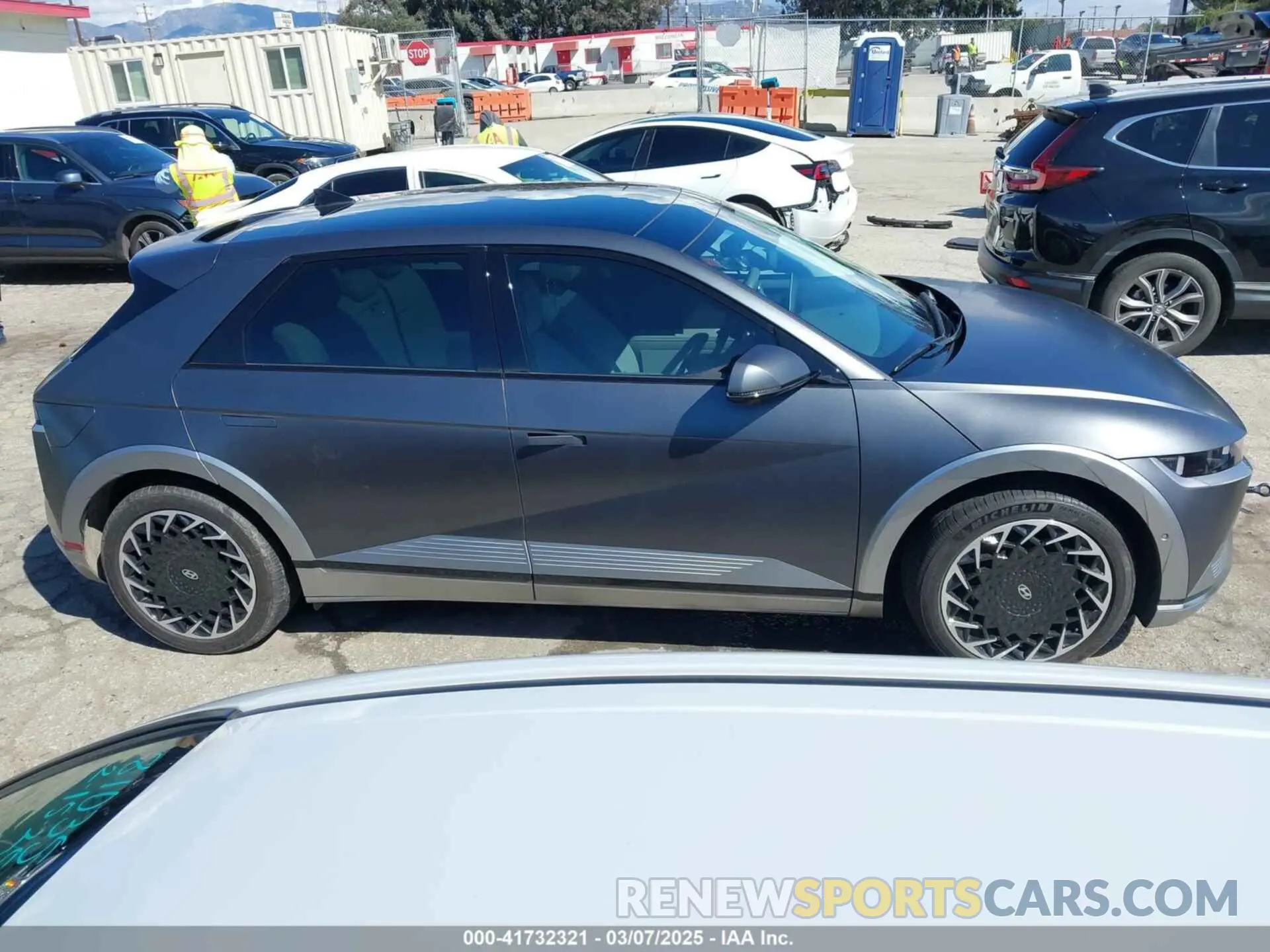 13 fotografías del automóvil dañado KM8KRDAF7PU182884 HYUNDAI IONIQ 5 2023