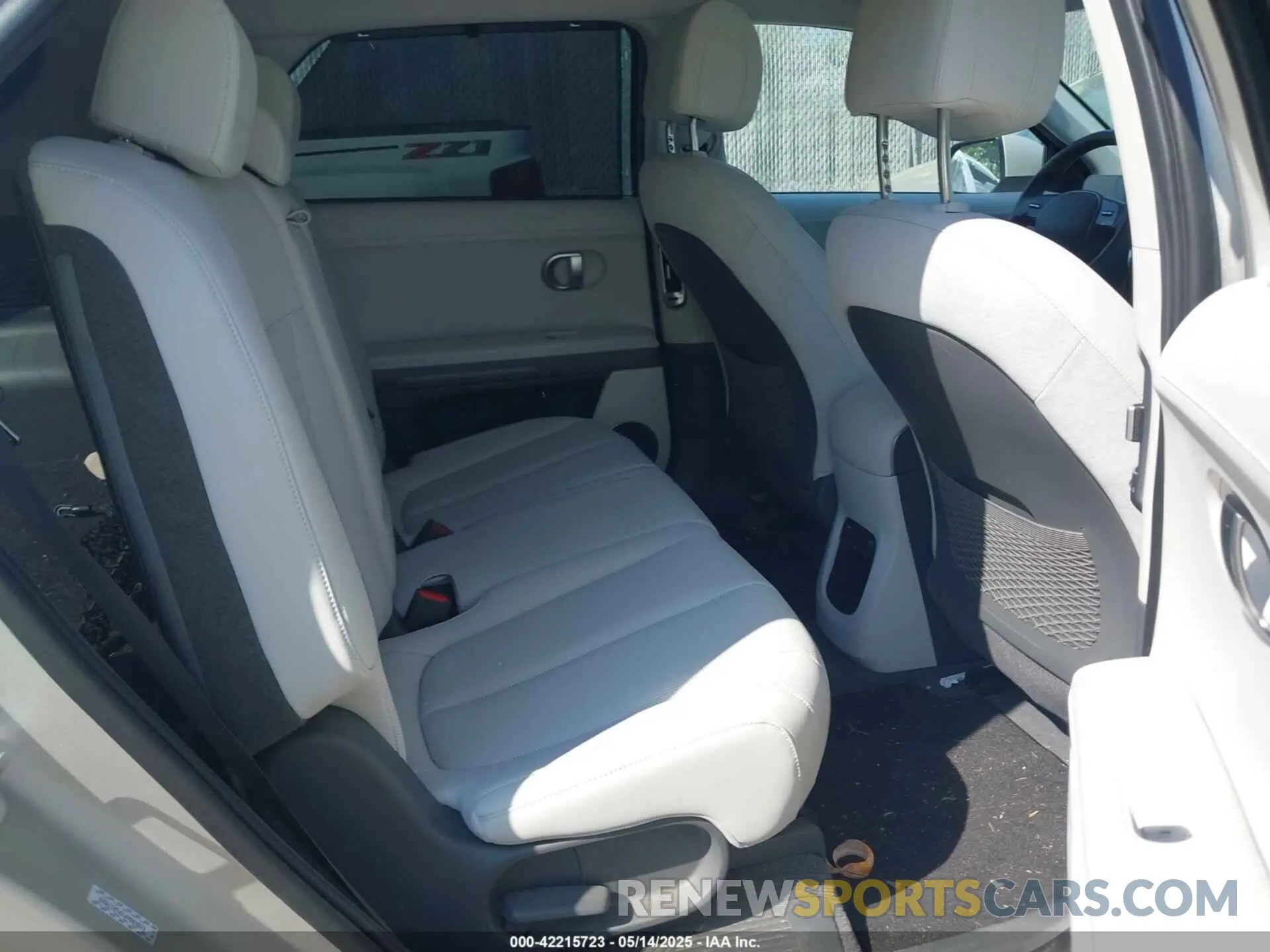 8 fotografías del automóvil dañado KM8KRDAFXPU217823 HYUNDAI IONIQ 5 2023