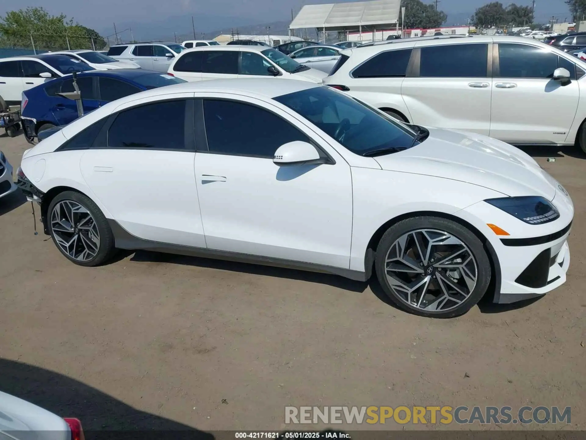 14 fotografías del automóvil dañado KMHM34AA0PA028579 HYUNDAI IONIQ 6 2023