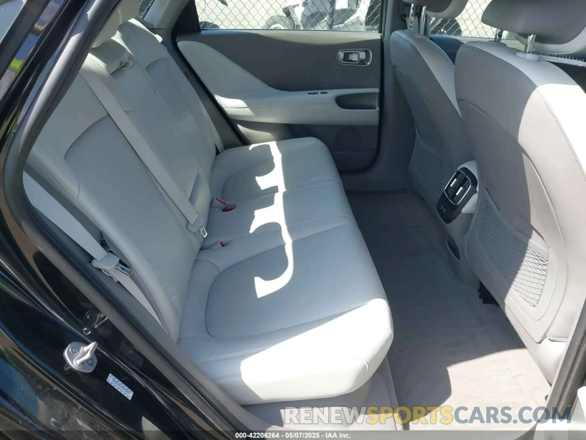 8 fotografías del automóvil dañado KMHM34AA7PA033293 HYUNDAI IONIQ 6 2023