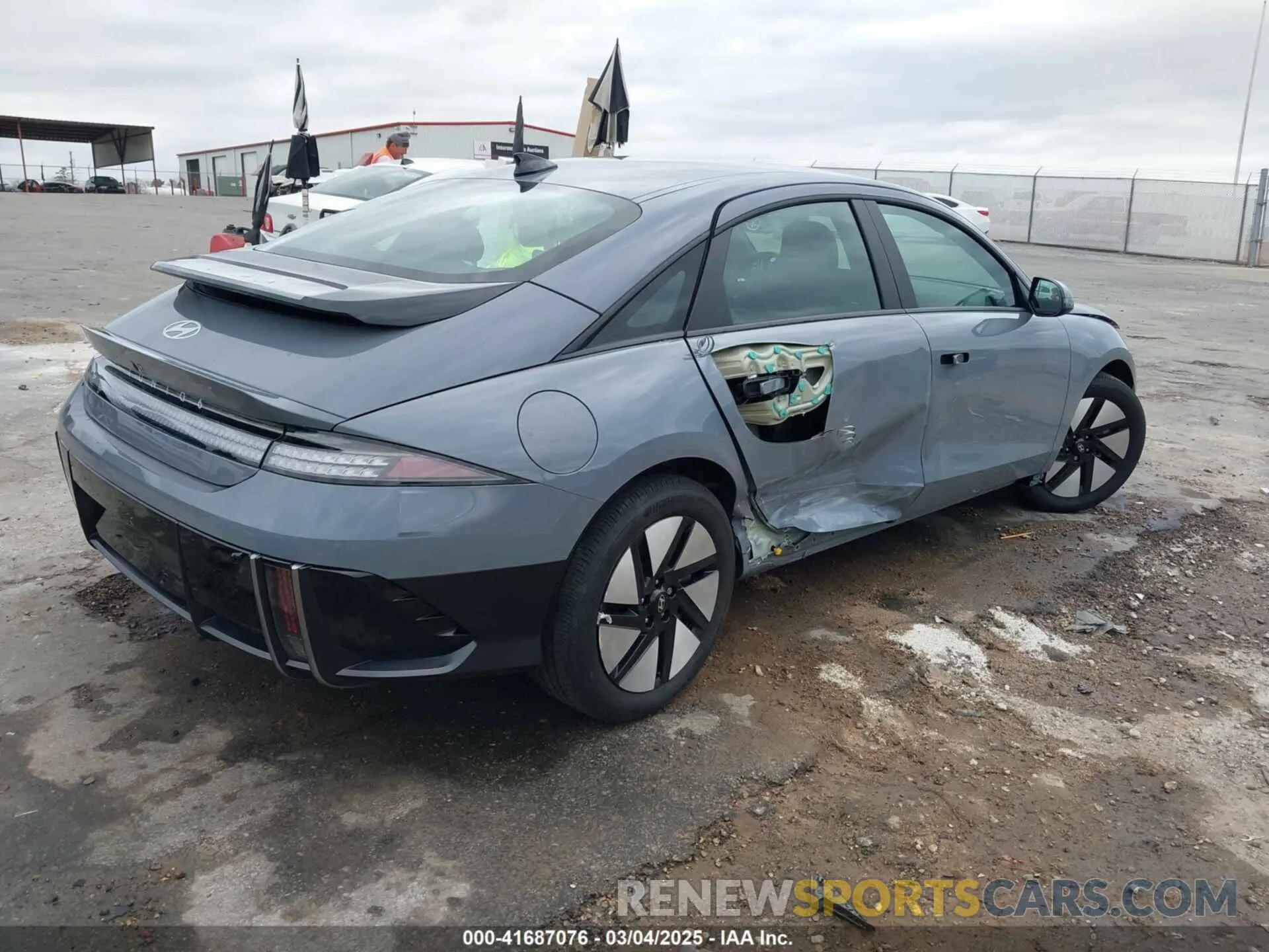 4 fotografías del automóvil dañado KMHM24AA7RA071841 HYUNDAI IONIQ 6 2024