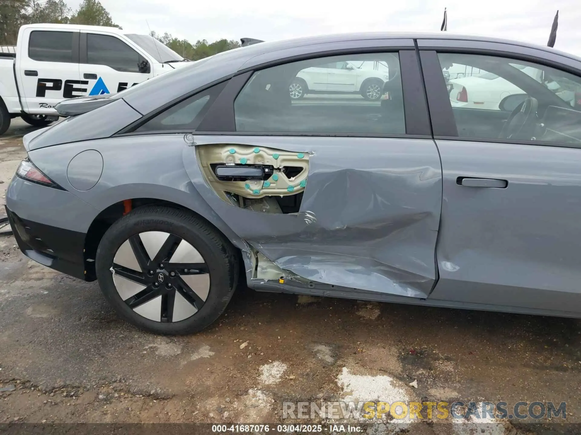 6 fotografías del automóvil dañado KMHM24AA7RA071841 HYUNDAI IONIQ 6 2024