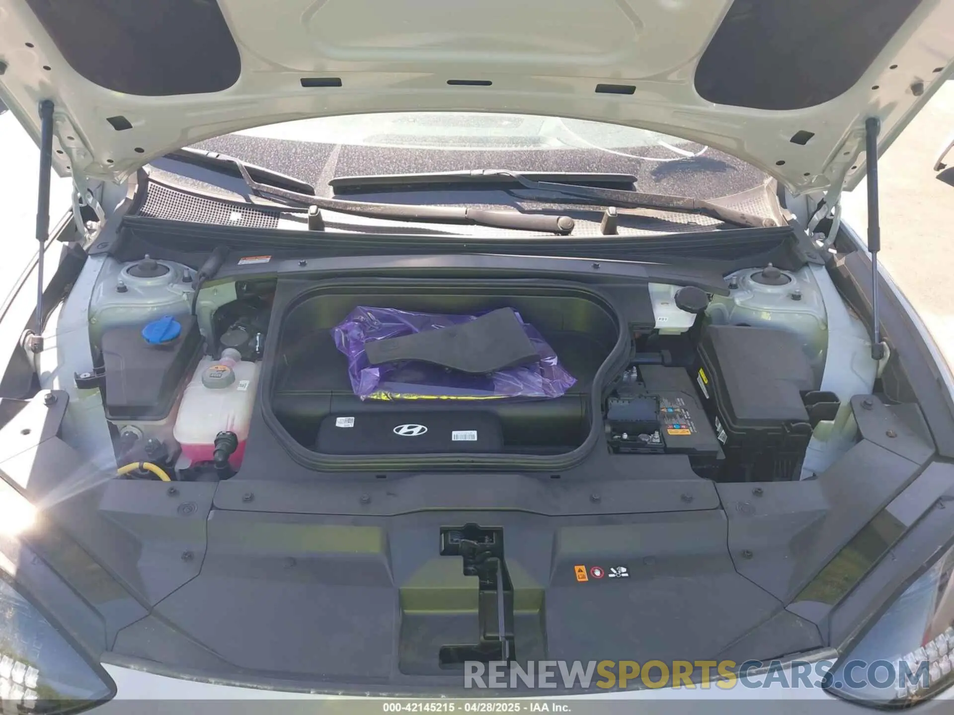 12 fotografías del automóvil dañado KMHM34AC0RA076975 HYUNDAI IONIQ 6 2024