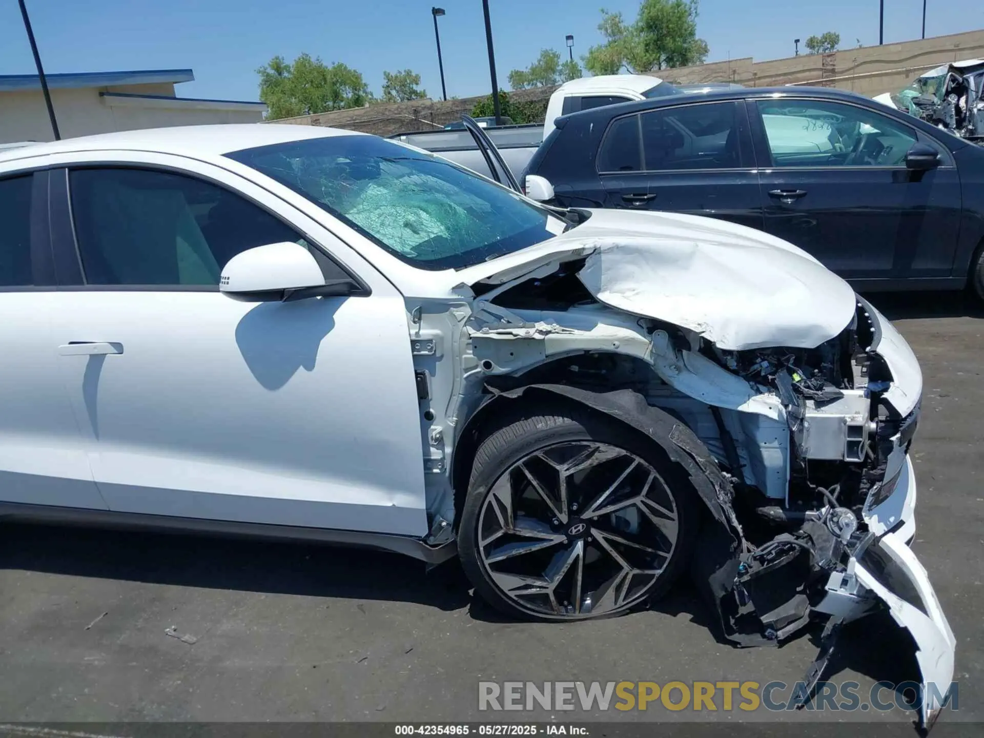 12 fotografías del automóvil dañado KMHM34ACXRA070214 HYUNDAI IONIQ 6 2024