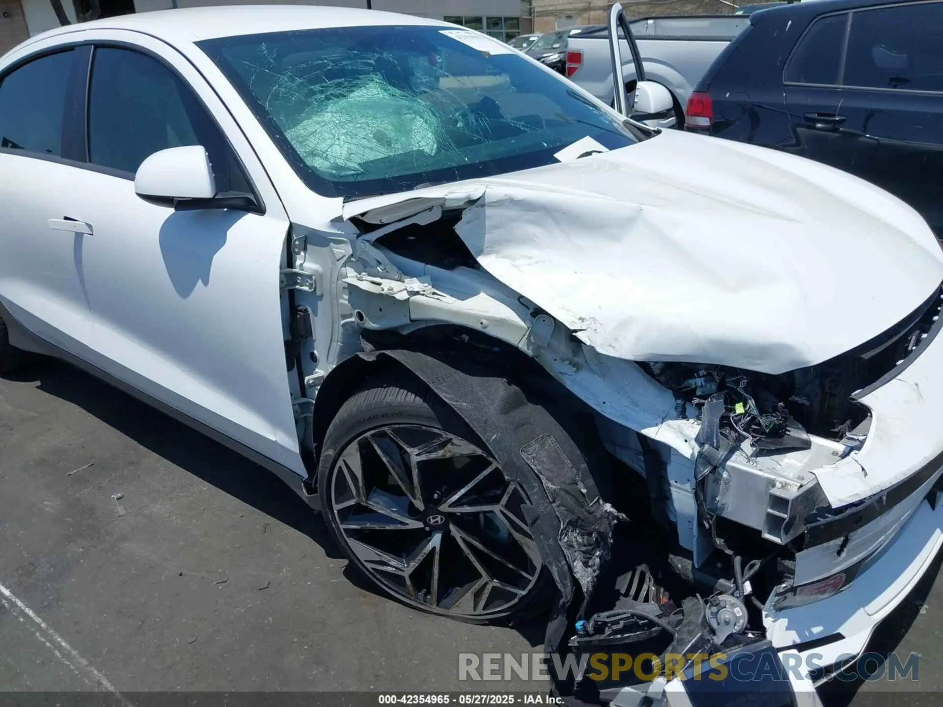6 fotografías del automóvil dañado KMHM34ACXRA070214 HYUNDAI IONIQ 6 2024