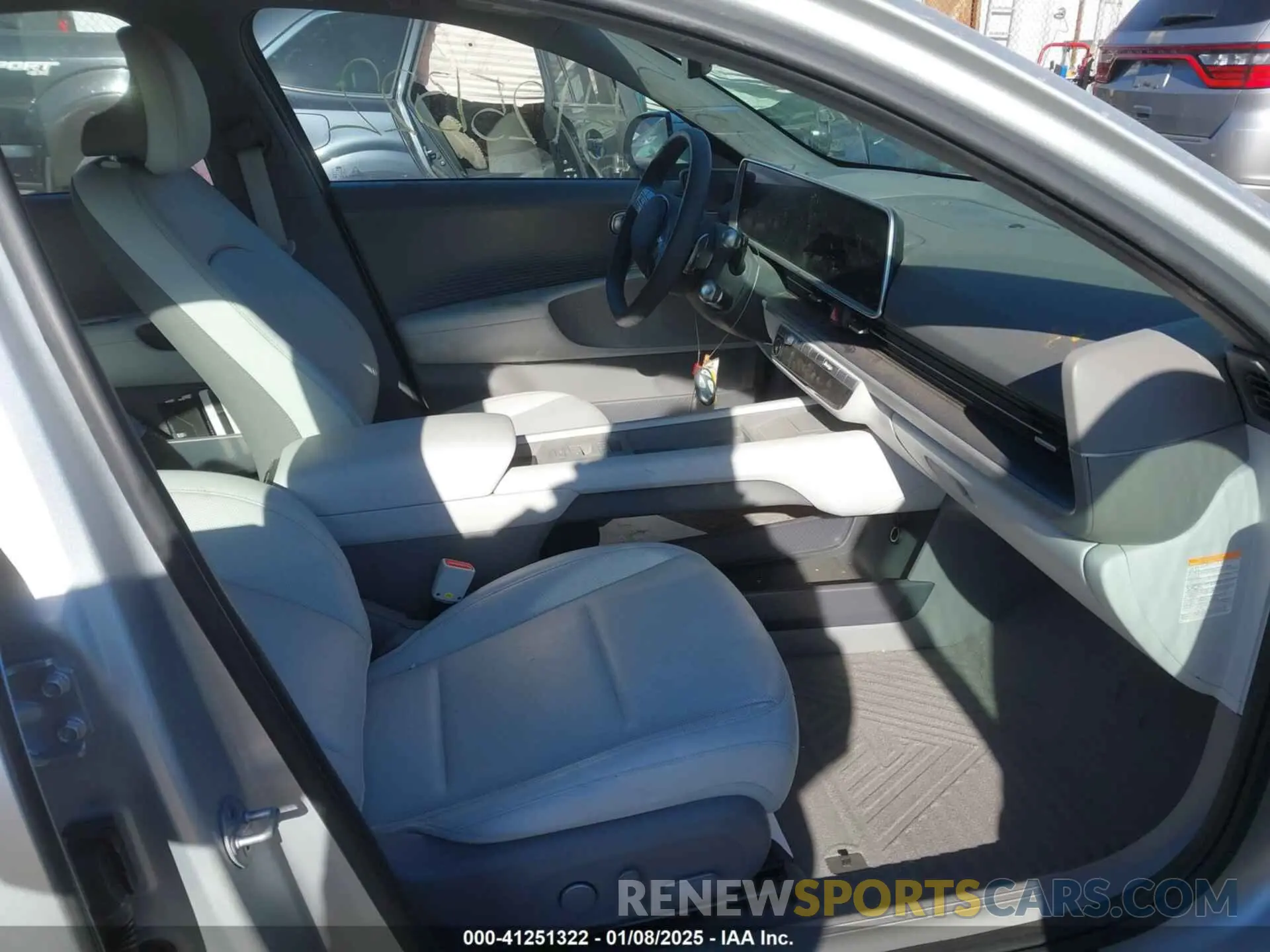 5 fotografías del automóvil dañado KMHM54AC2RA054647 HYUNDAI IONIQ 6 2024