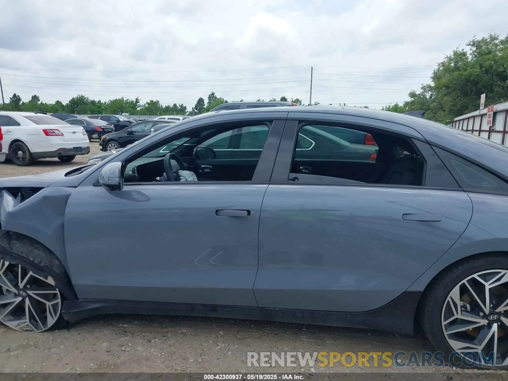 14 fotografías del automóvil dañado KMHM54AC7RA058550 HYUNDAI IONIQ 6 2024