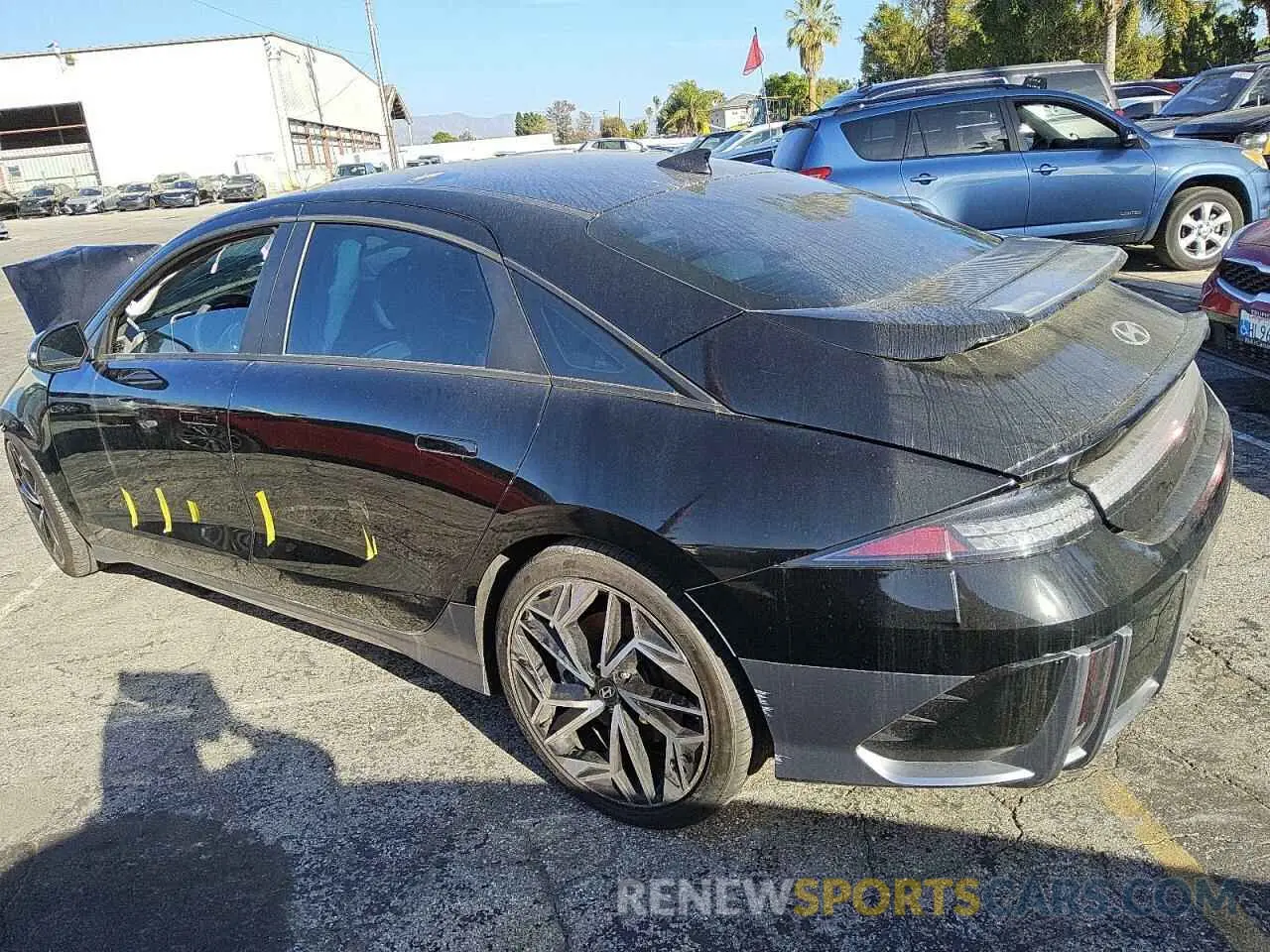 2 fotografías del automóvil dañado KMHM34AA5PA046155 HYUNDAI IONIQ 6 SE 2023