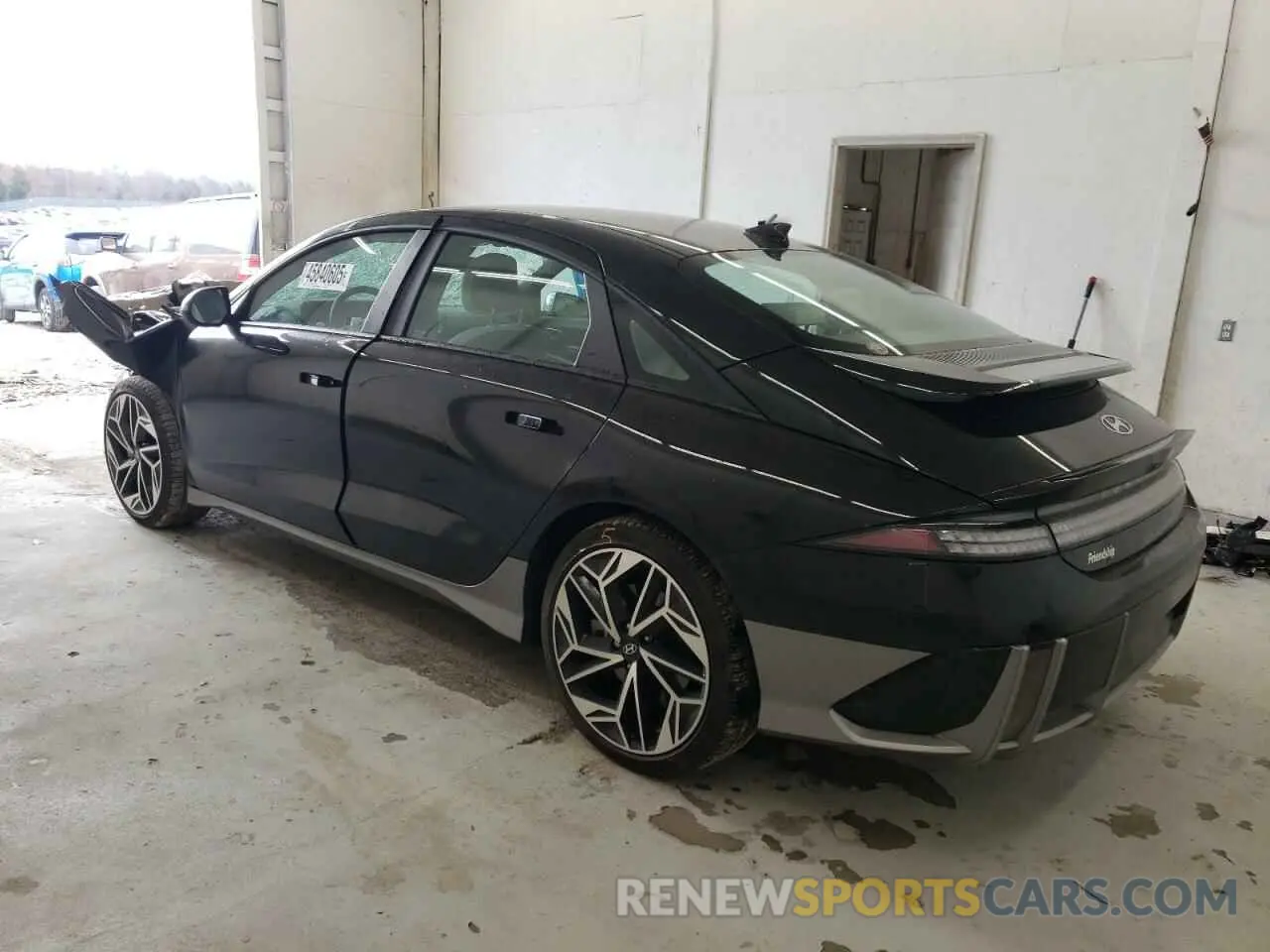 2 fotografías del automóvil dañado KMHM34AAXPA035376 HYUNDAI IONIQ 6 SE 2023