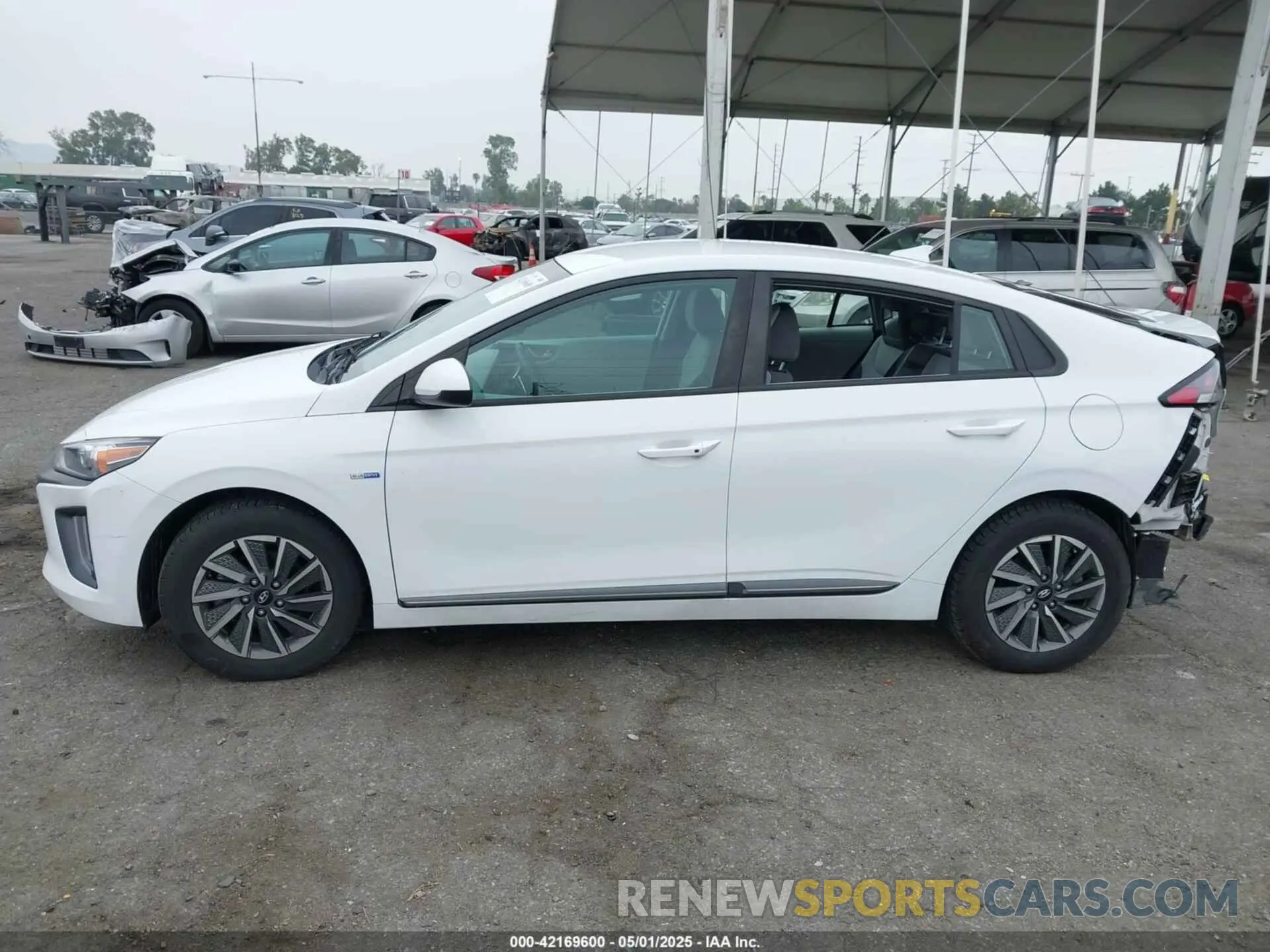 14 fotografías del automóvil dañado KMHC75LJ2LU071350 HYUNDAI IONIQ ELECTRIC 2020