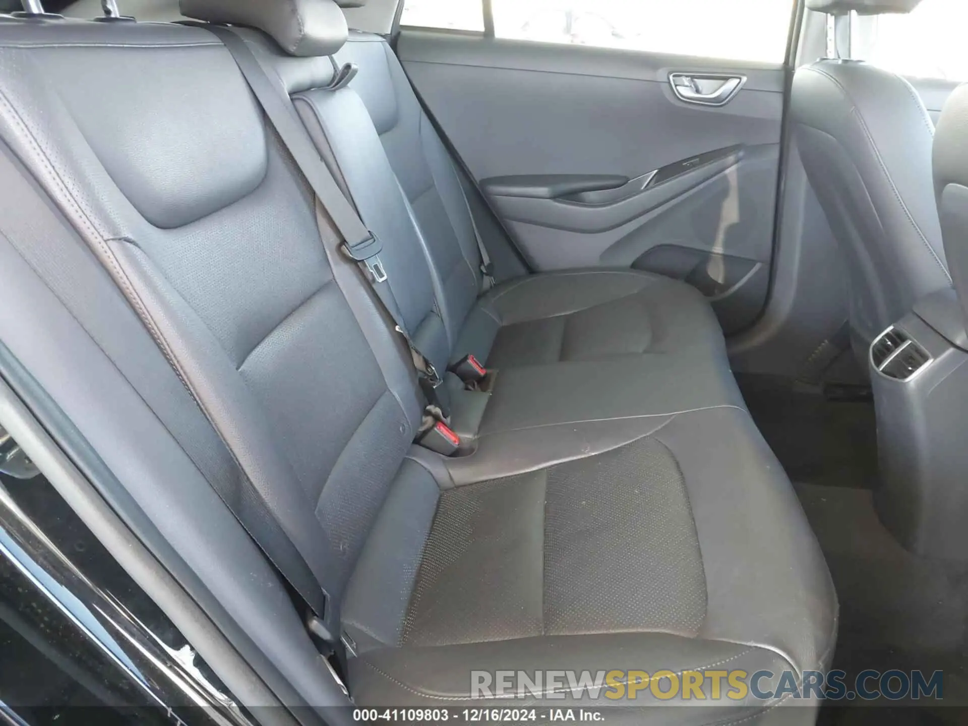 8 fotografías del automóvil dañado KMHC85LJ1LU063334 HYUNDAI IONIQ ELECTRIC 2020