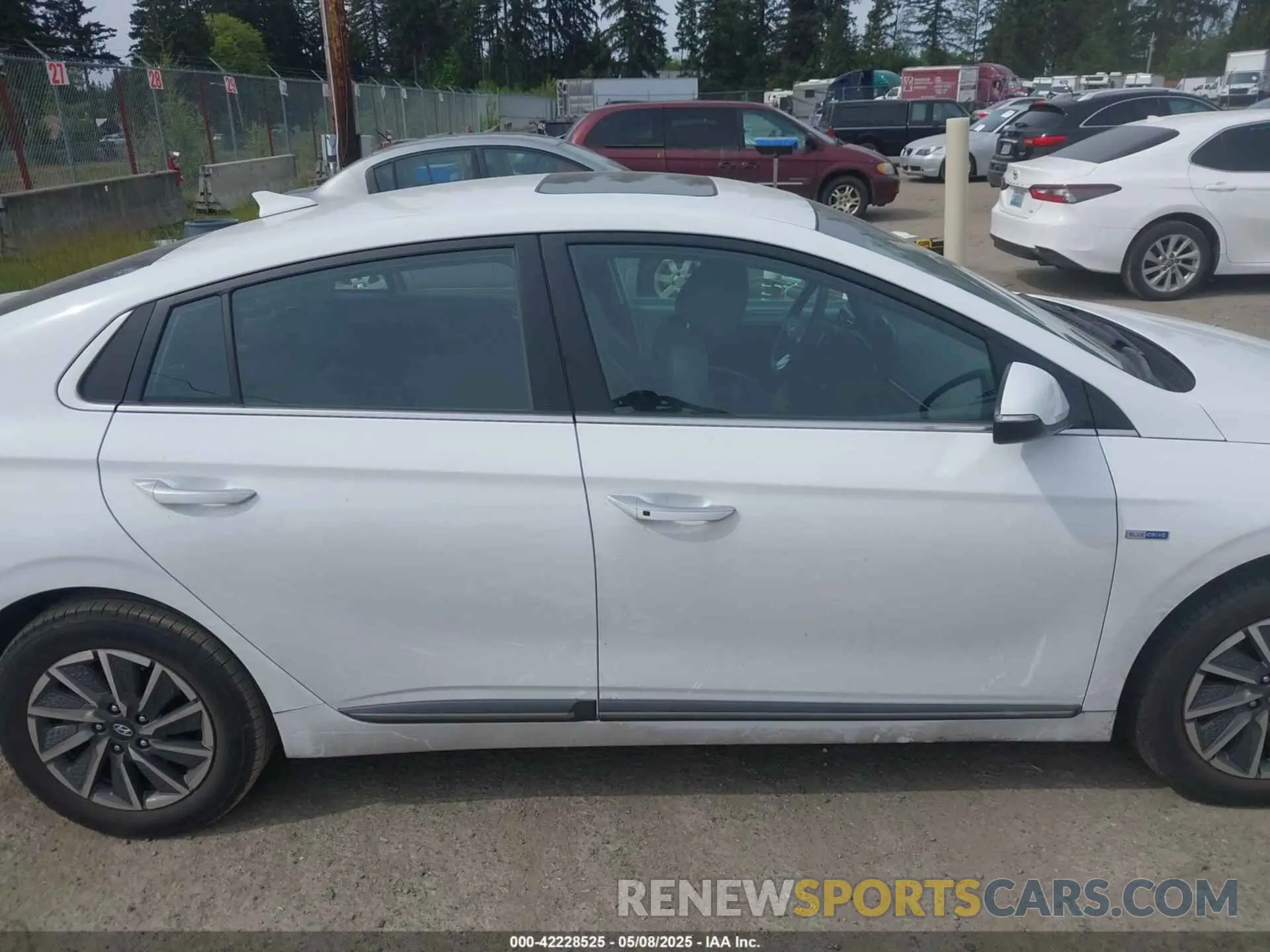 14 fotografías del automóvil dañado KMHC85LJ6LU063460 HYUNDAI IONIQ ELECTRIC 2020