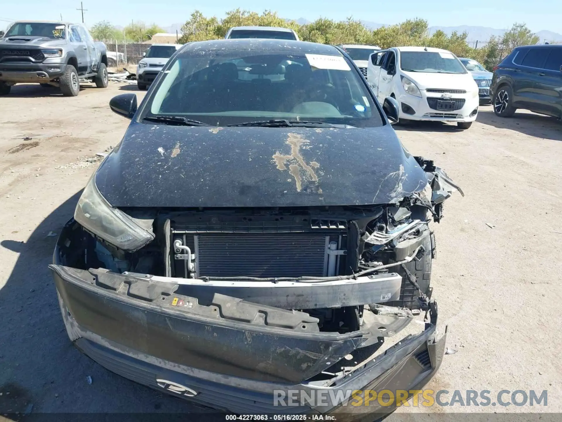 12 fotografías del automóvil dañado KMHC65LC0KU175841 HYUNDAI IONIQ HYBRID 2019