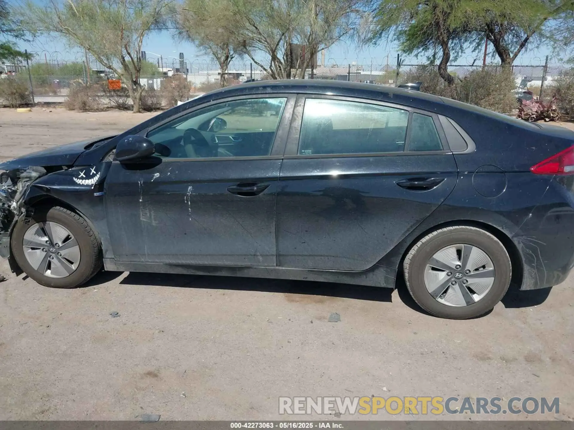 14 fotografías del automóvil dañado KMHC65LC0KU175841 HYUNDAI IONIQ HYBRID 2019