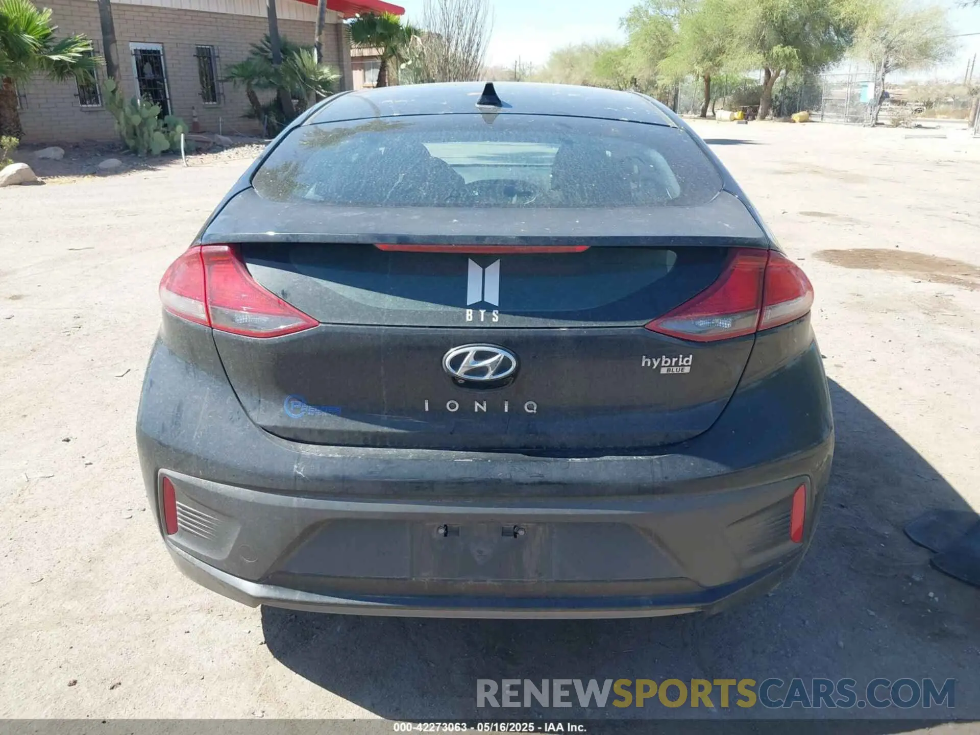 16 fotografías del automóvil dañado KMHC65LC0KU175841 HYUNDAI IONIQ HYBRID 2019