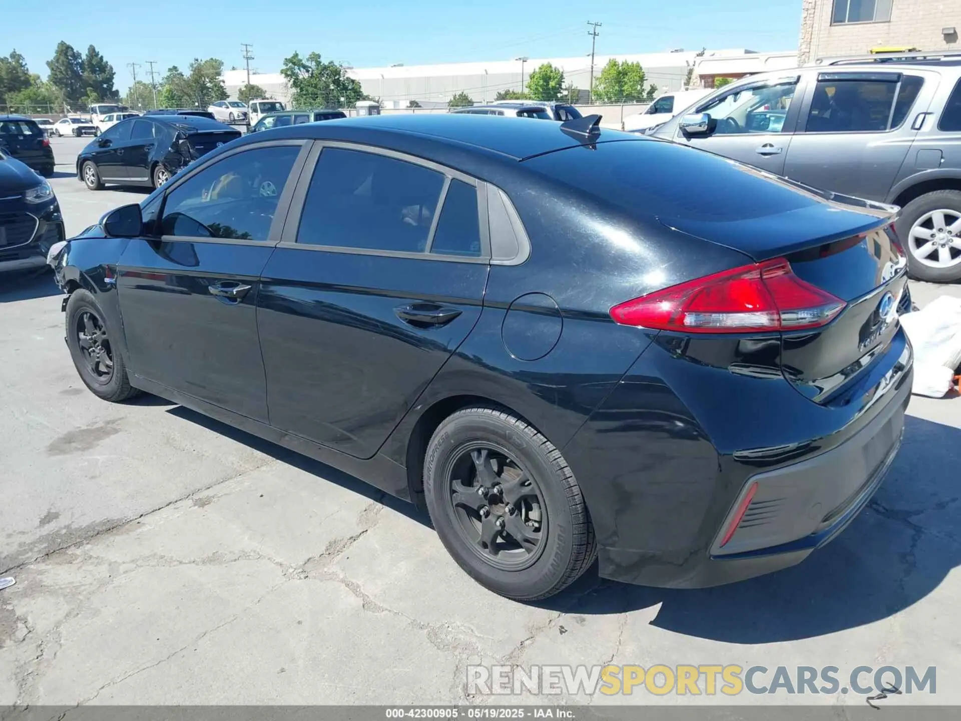3 fotografías del automóvil dañado KMHC65LC0KU179940 HYUNDAI IONIQ HYBRID 2019