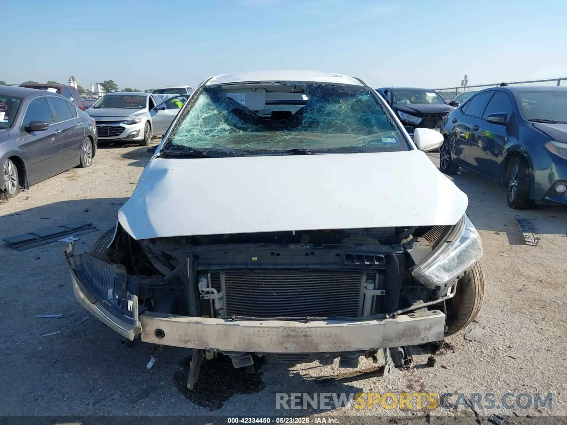 12 fotografías del automóvil dañado KMHC65LC1KU173483 HYUNDAI IONIQ HYBRID 2019