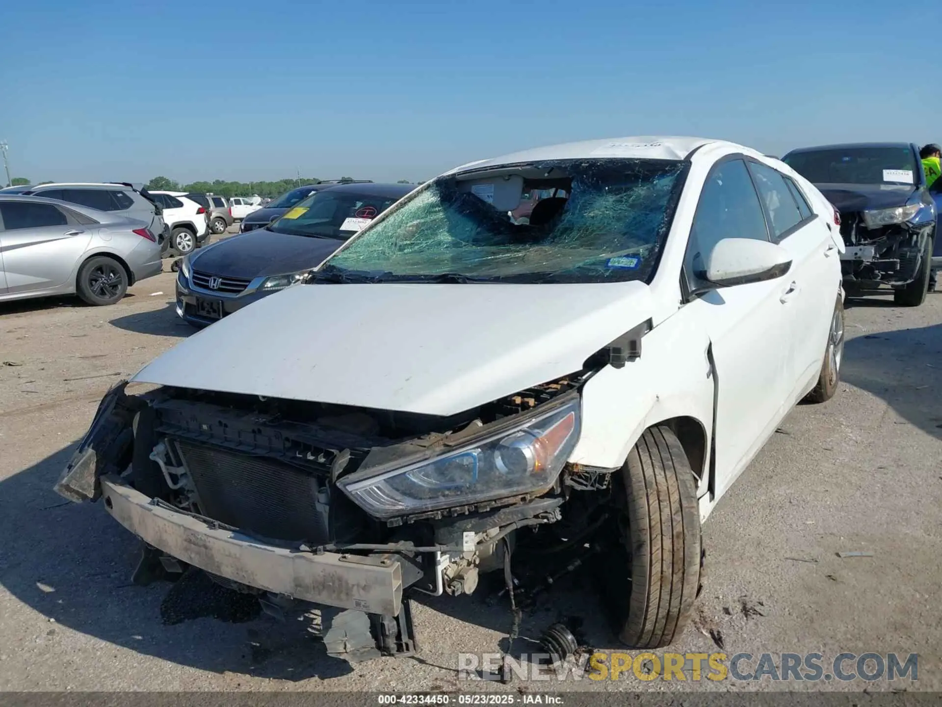 2 fotografías del automóvil dañado KMHC65LC1KU173483 HYUNDAI IONIQ HYBRID 2019