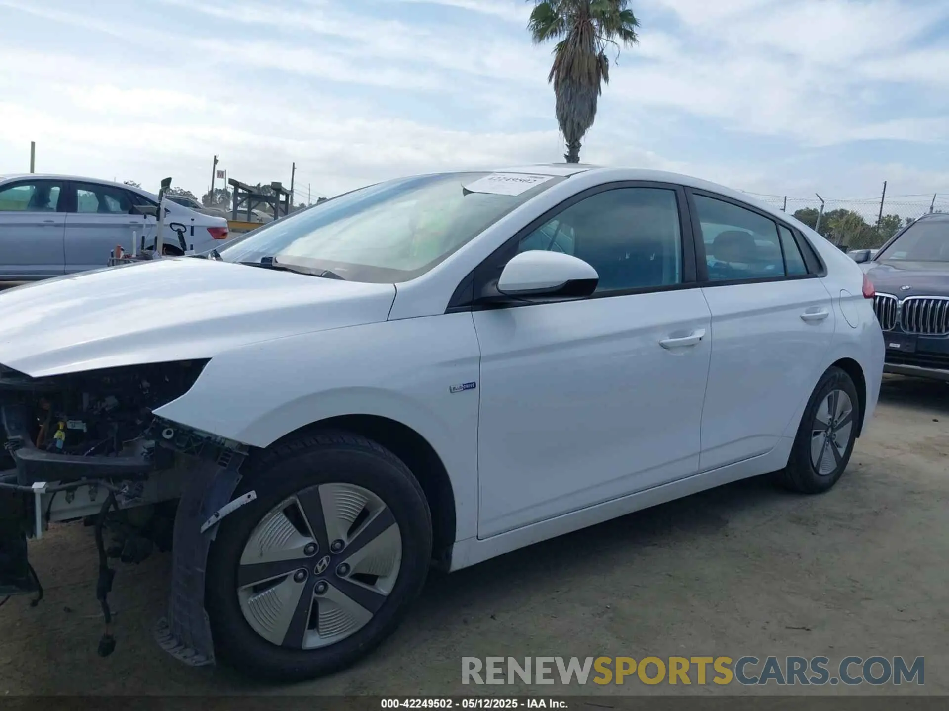 15 fotografías del automóvil dañado KMHC65LC3KU179902 HYUNDAI IONIQ HYBRID 2019