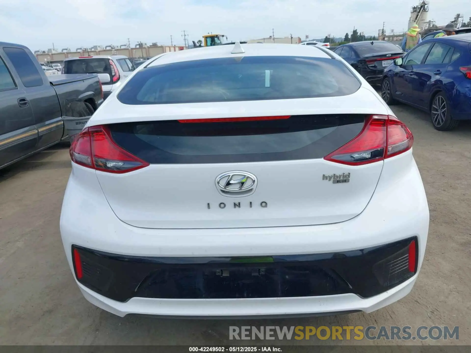17 fotografías del automóvil dañado KMHC65LC3KU179902 HYUNDAI IONIQ HYBRID 2019