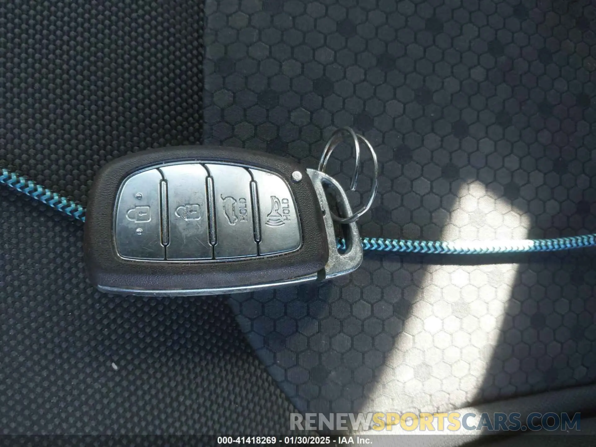 11 fotografías del automóvil dañado KMHC65LC4KU168326 HYUNDAI IONIQ HYBRID 2019