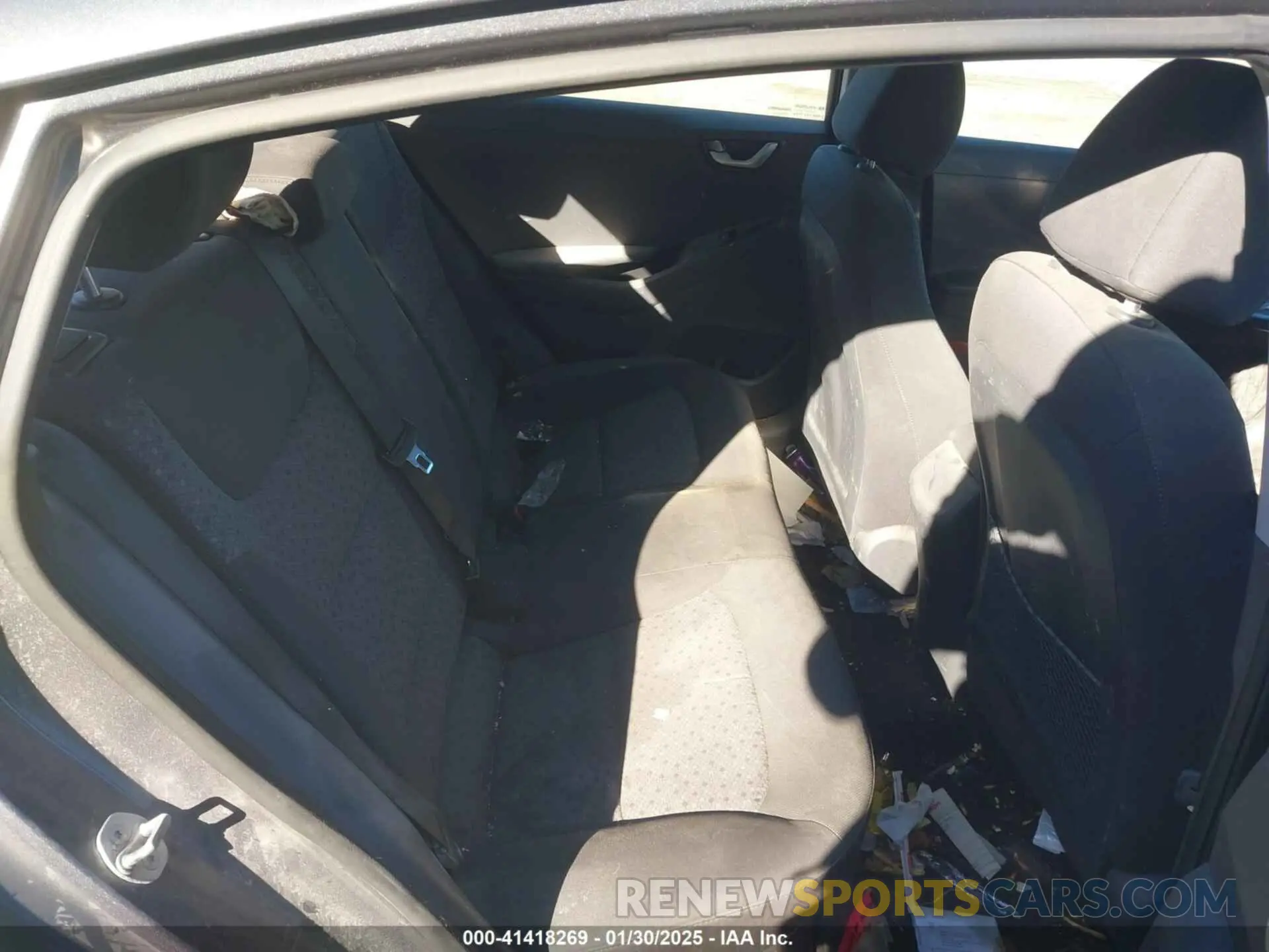 8 fotografías del automóvil dañado KMHC65LC4KU168326 HYUNDAI IONIQ HYBRID 2019