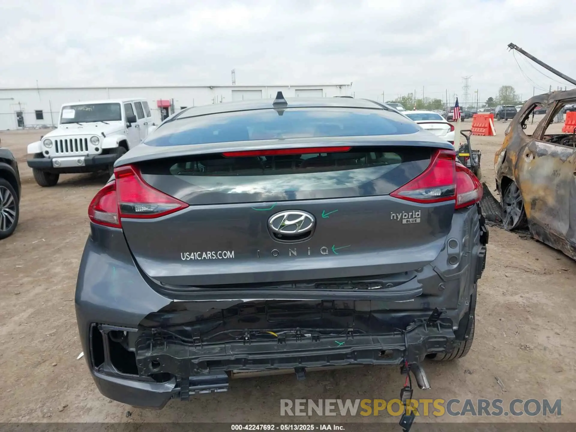 16 fotografías del automóvil dañado KMHC65LC4KU174675 HYUNDAI IONIQ HYBRID 2019