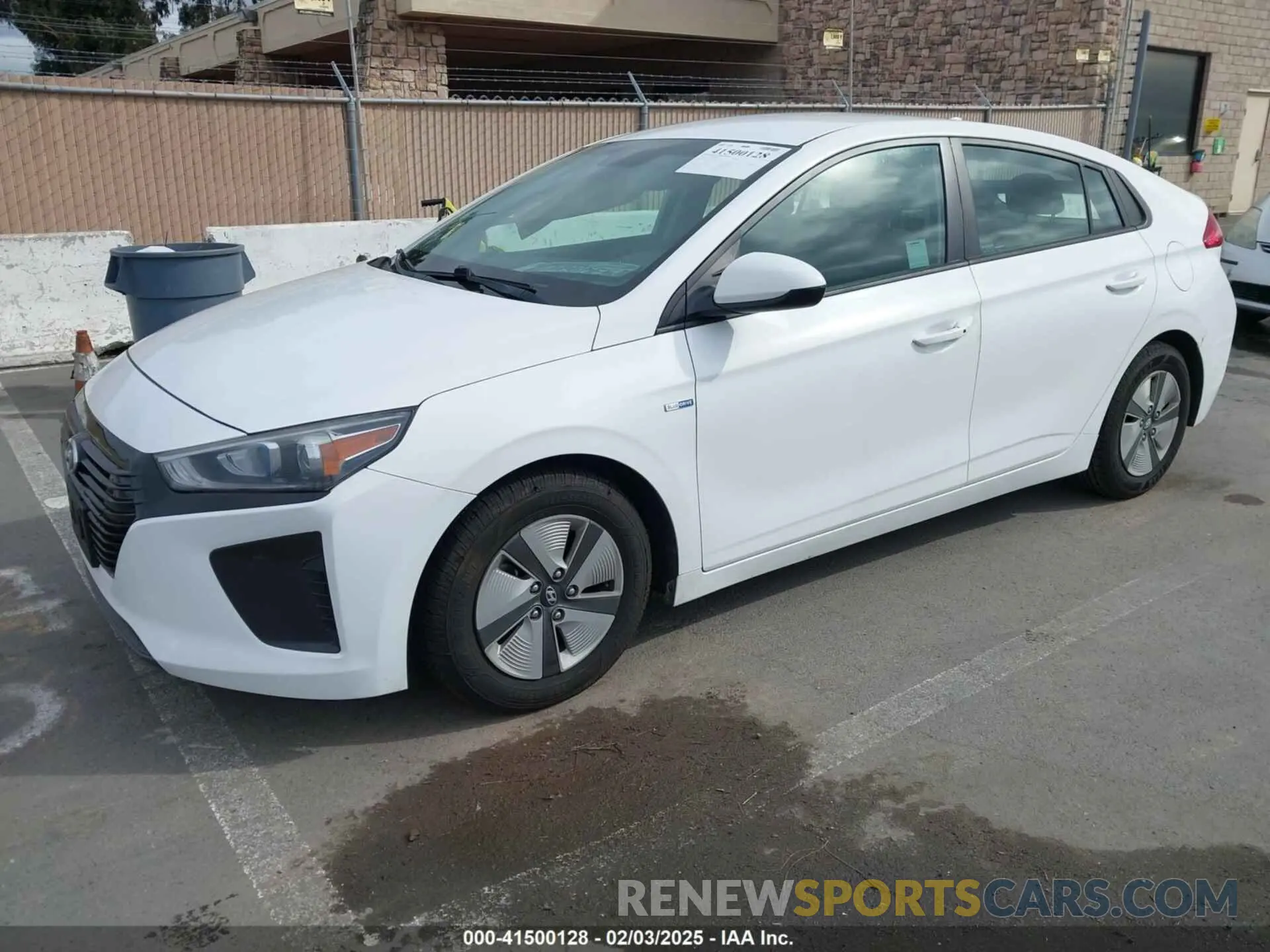 2 fotografías del automóvil dañado KMHC65LC5KU168562 HYUNDAI IONIQ HYBRID 2019