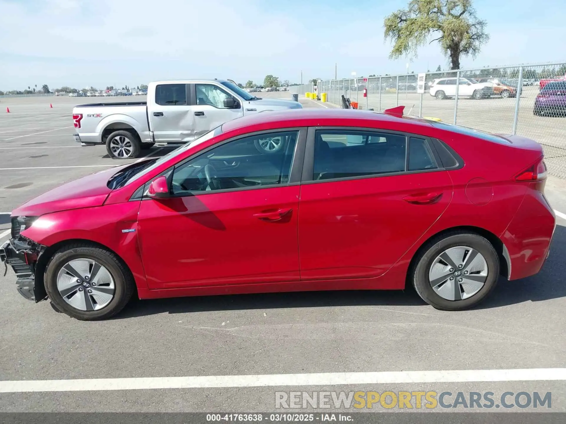 15 fotografías del automóvil dañado KMHC65LC5KU170876 HYUNDAI IONIQ HYBRID 2019