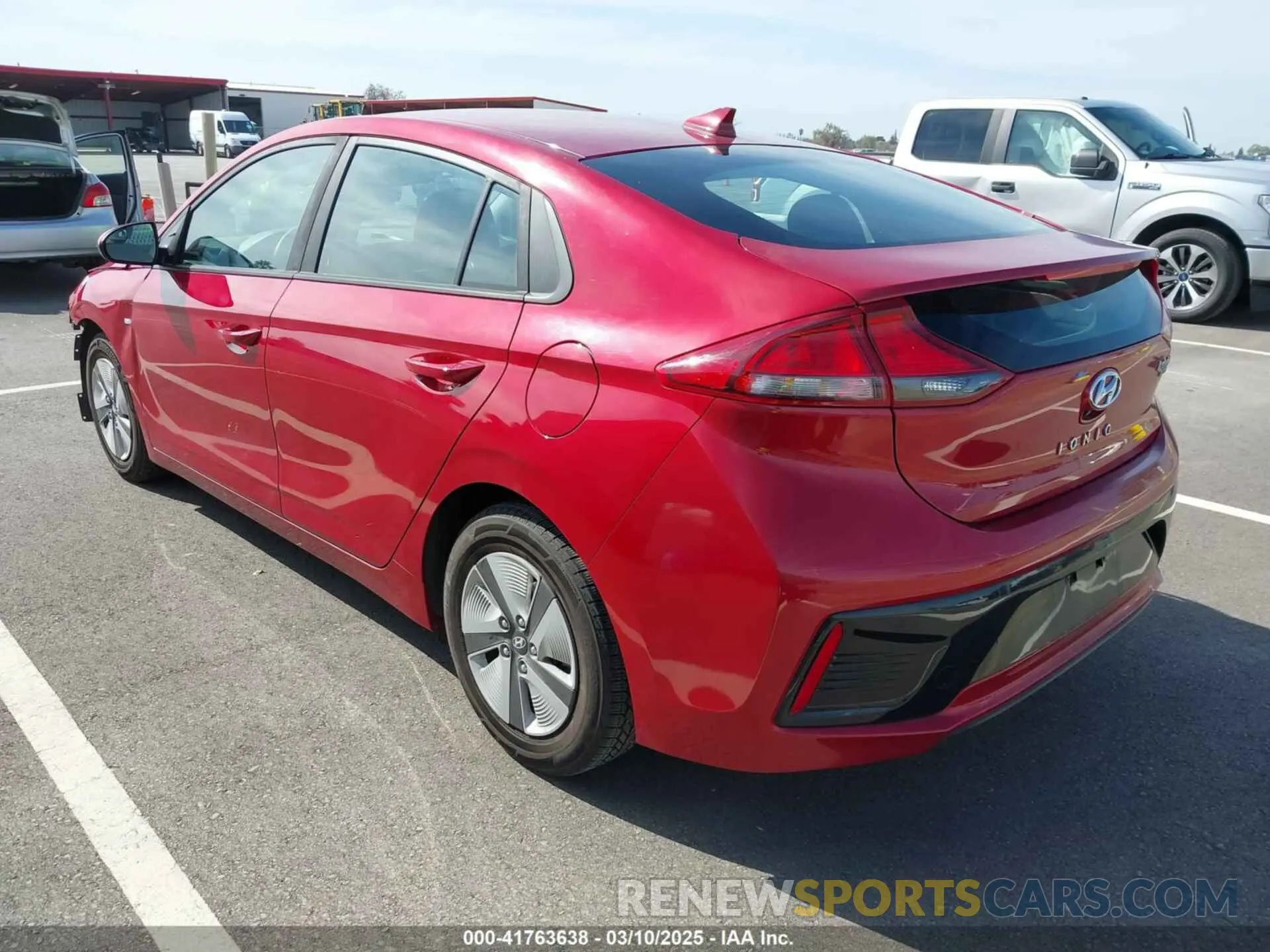 3 fotografías del automóvil dañado KMHC65LC5KU170876 HYUNDAI IONIQ HYBRID 2019