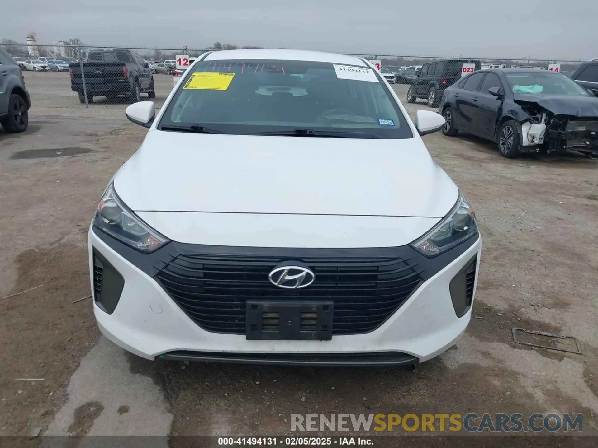 12 fotografías del automóvil dañado KMHC65LC6KU111920 HYUNDAI IONIQ HYBRID 2019