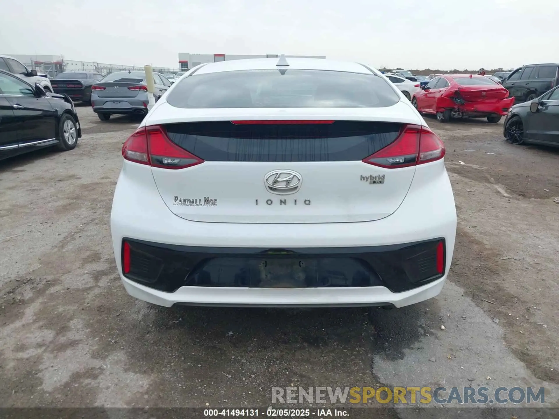 16 fotografías del automóvil dañado KMHC65LC6KU111920 HYUNDAI IONIQ HYBRID 2019