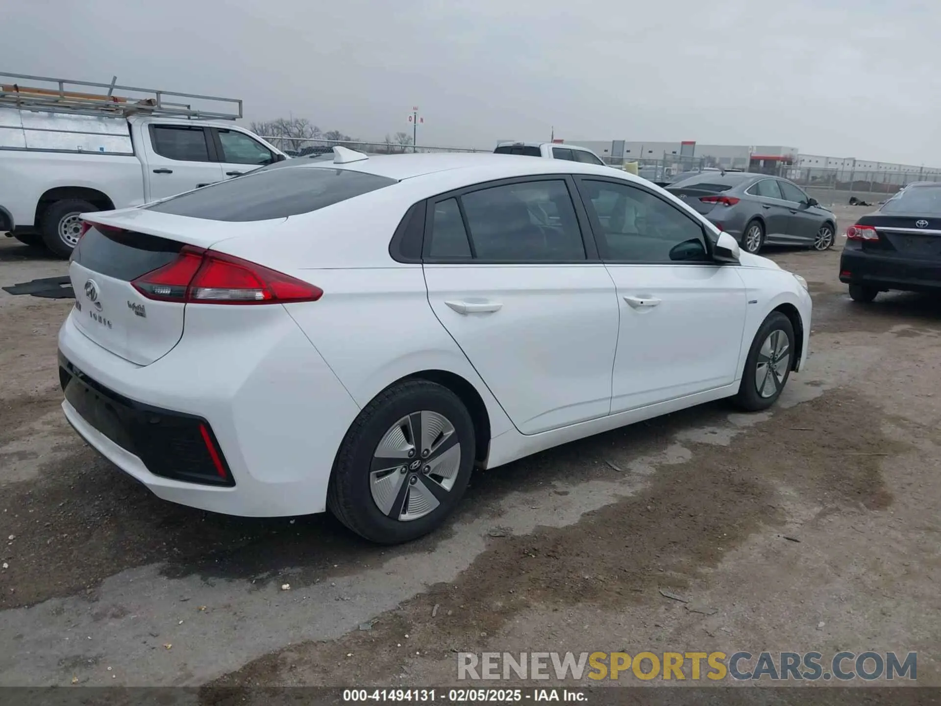 4 fotografías del automóvil dañado KMHC65LC6KU111920 HYUNDAI IONIQ HYBRID 2019
