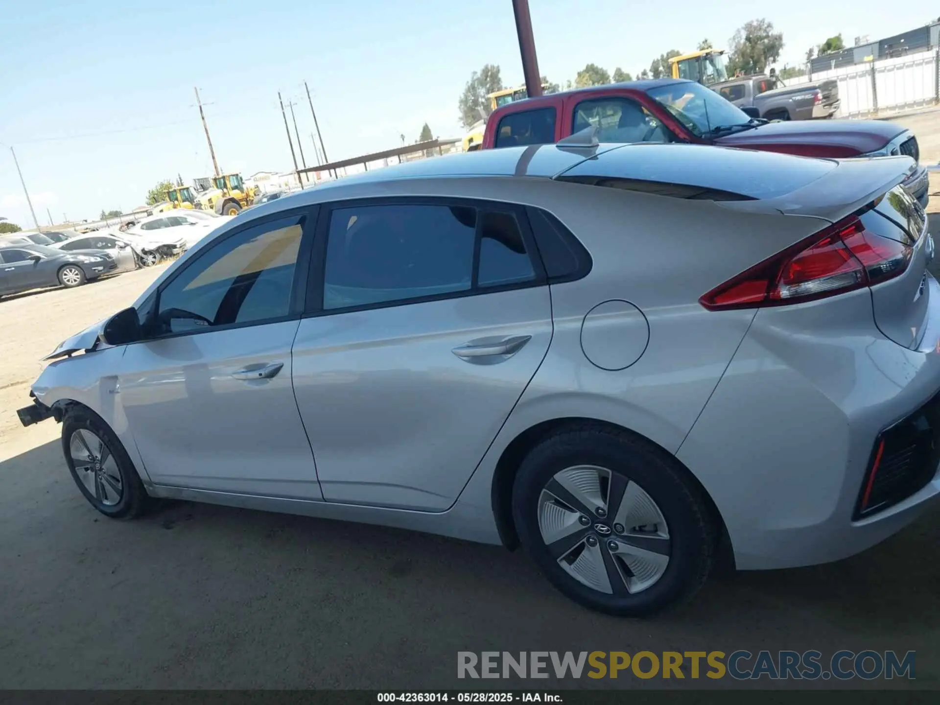 15 fotografías del automóvil dañado KMHC65LC6KU124652 HYUNDAI IONIQ HYBRID 2019