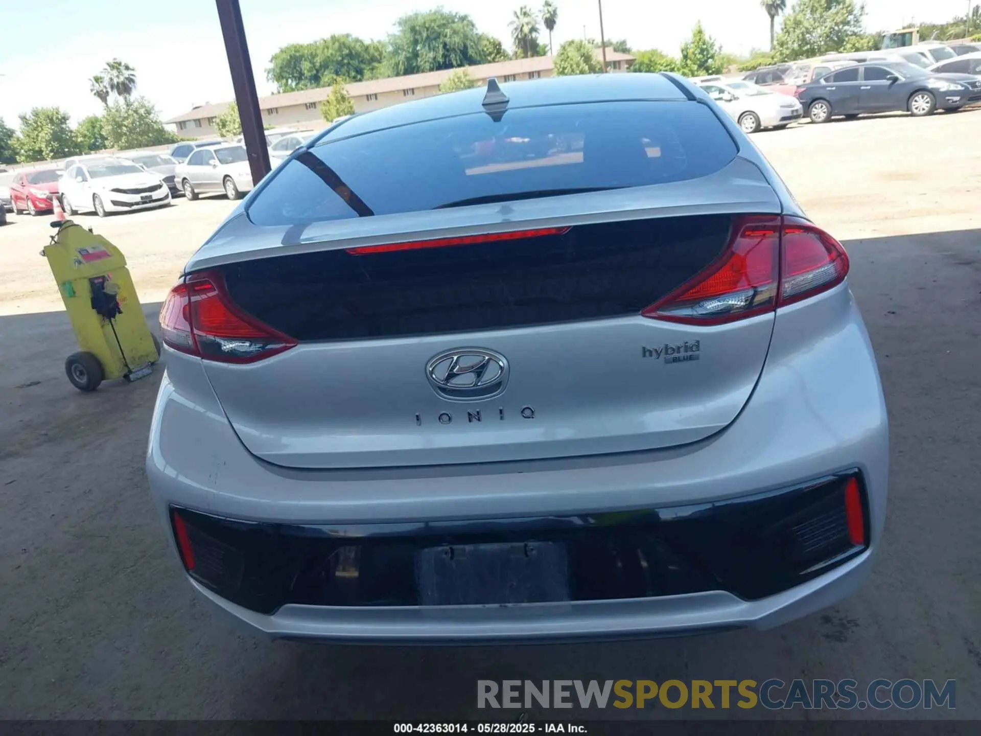 17 fotografías del automóvil dañado KMHC65LC6KU124652 HYUNDAI IONIQ HYBRID 2019