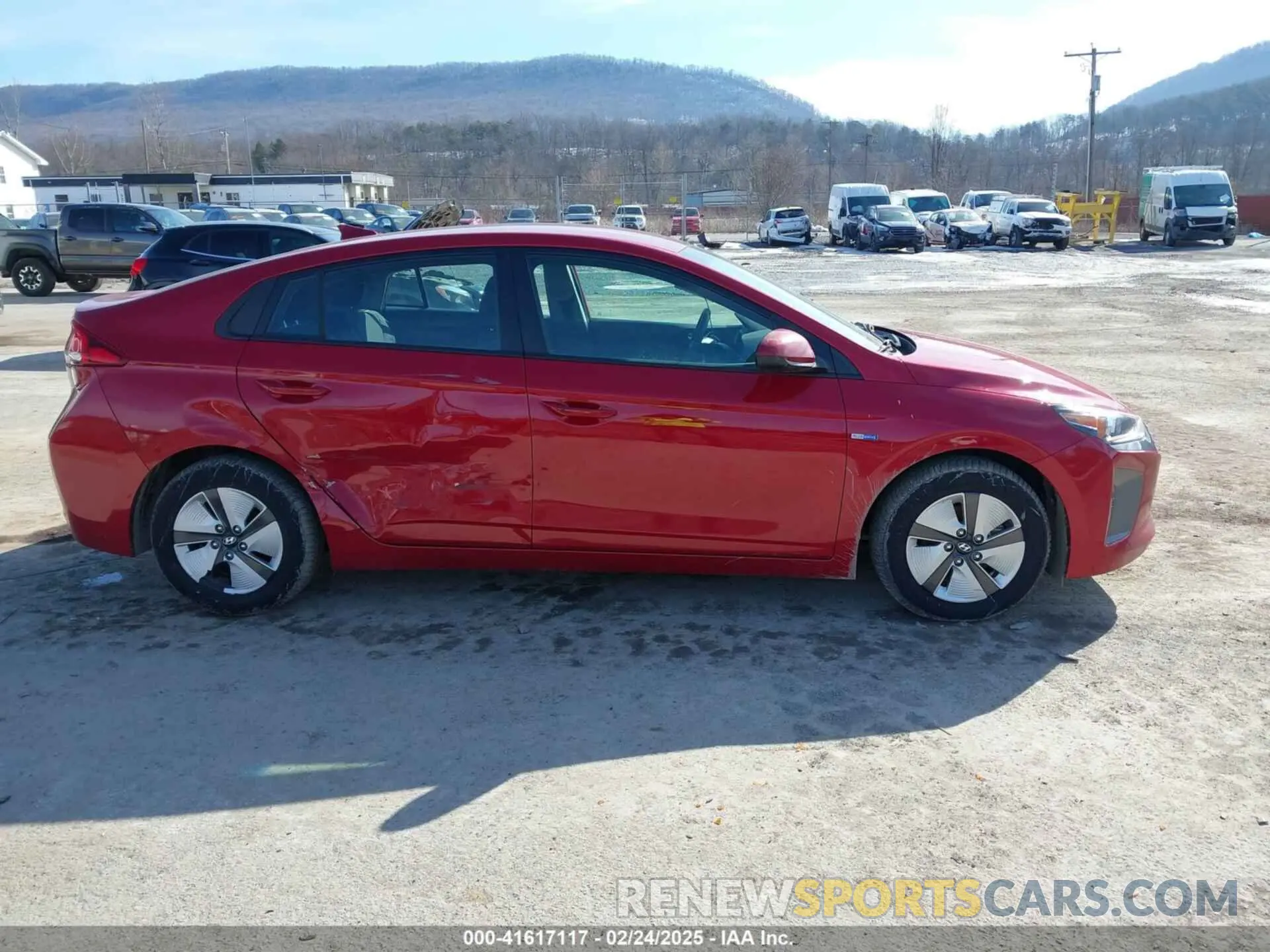 13 fotografías del automóvil dañado KMHC65LC8KU119579 HYUNDAI IONIQ HYBRID 2019