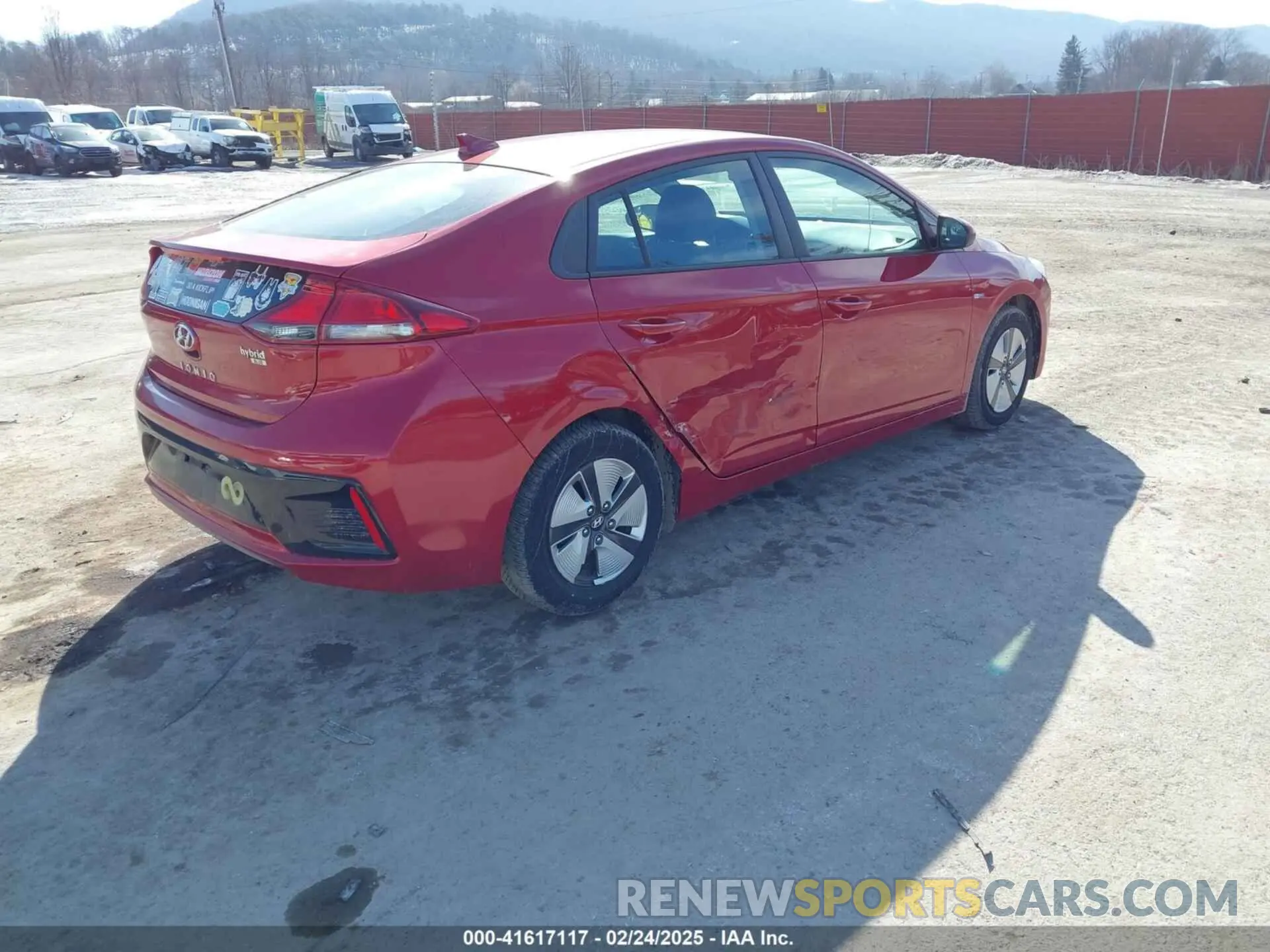 4 fotografías del automóvil dañado KMHC65LC8KU119579 HYUNDAI IONIQ HYBRID 2019