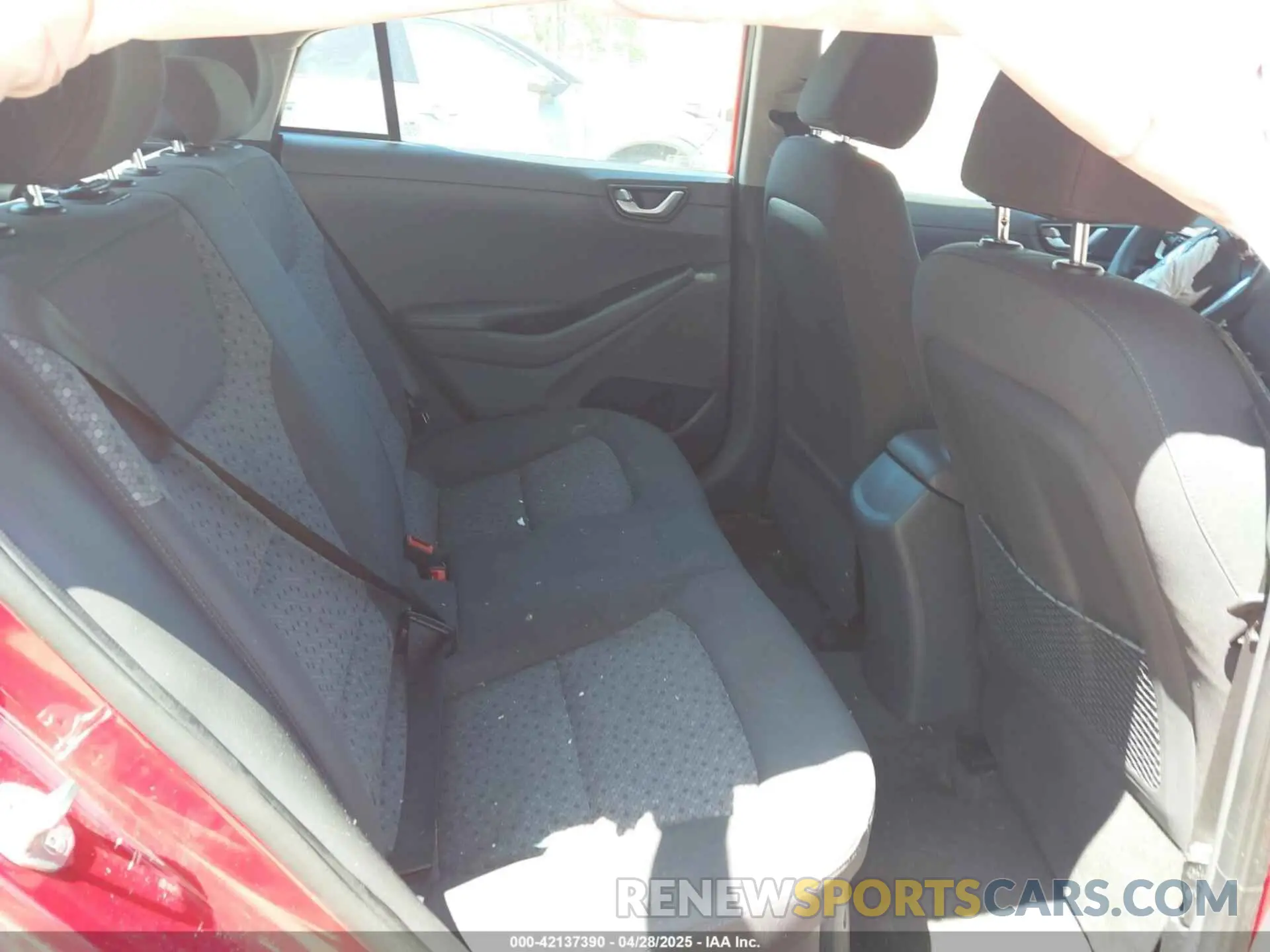8 fotografías del automóvil dañado KMHC65LCXKU179508 HYUNDAI IONIQ HYBRID 2019